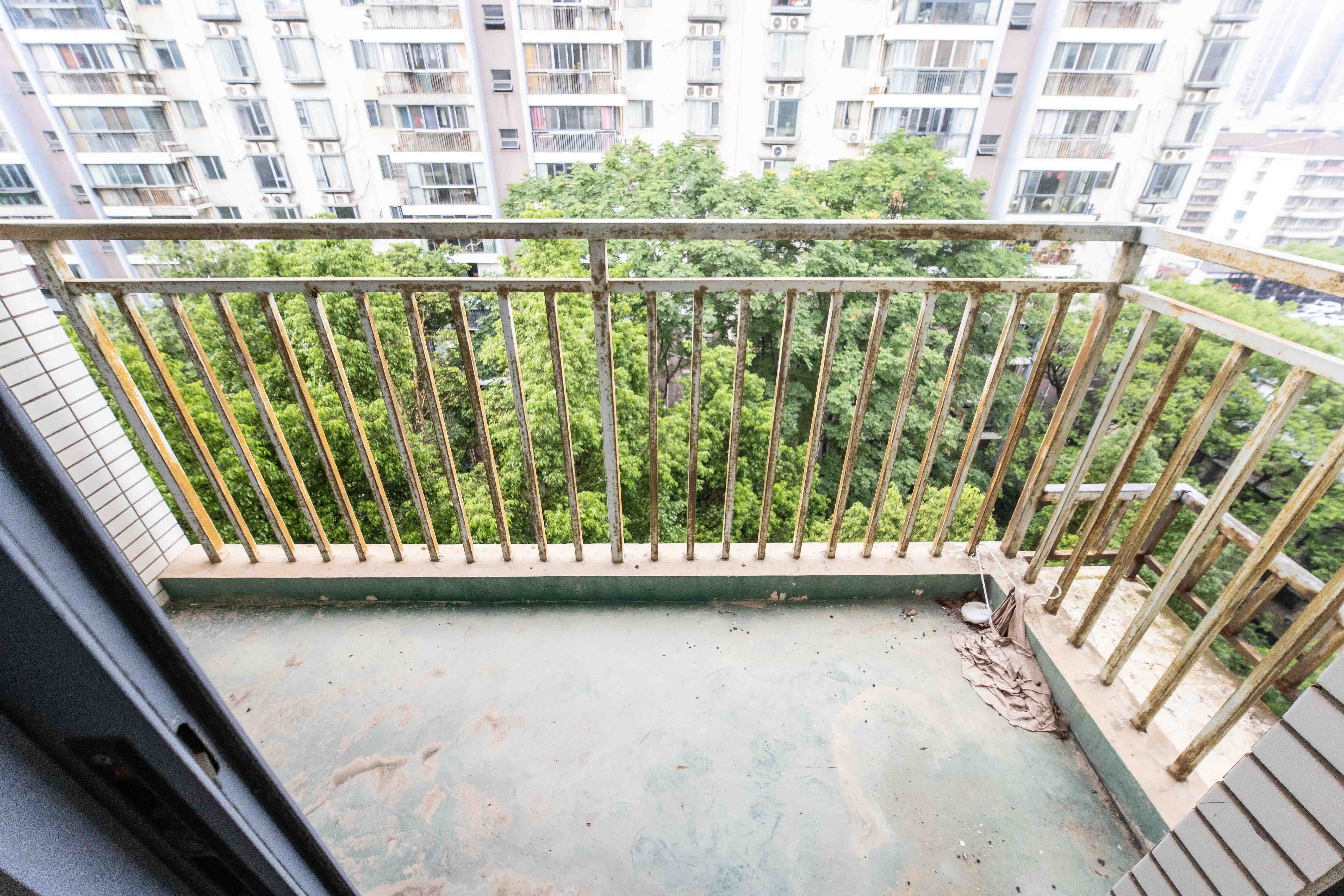 银港水晶城  4室2厅2卫    159.68万阳台