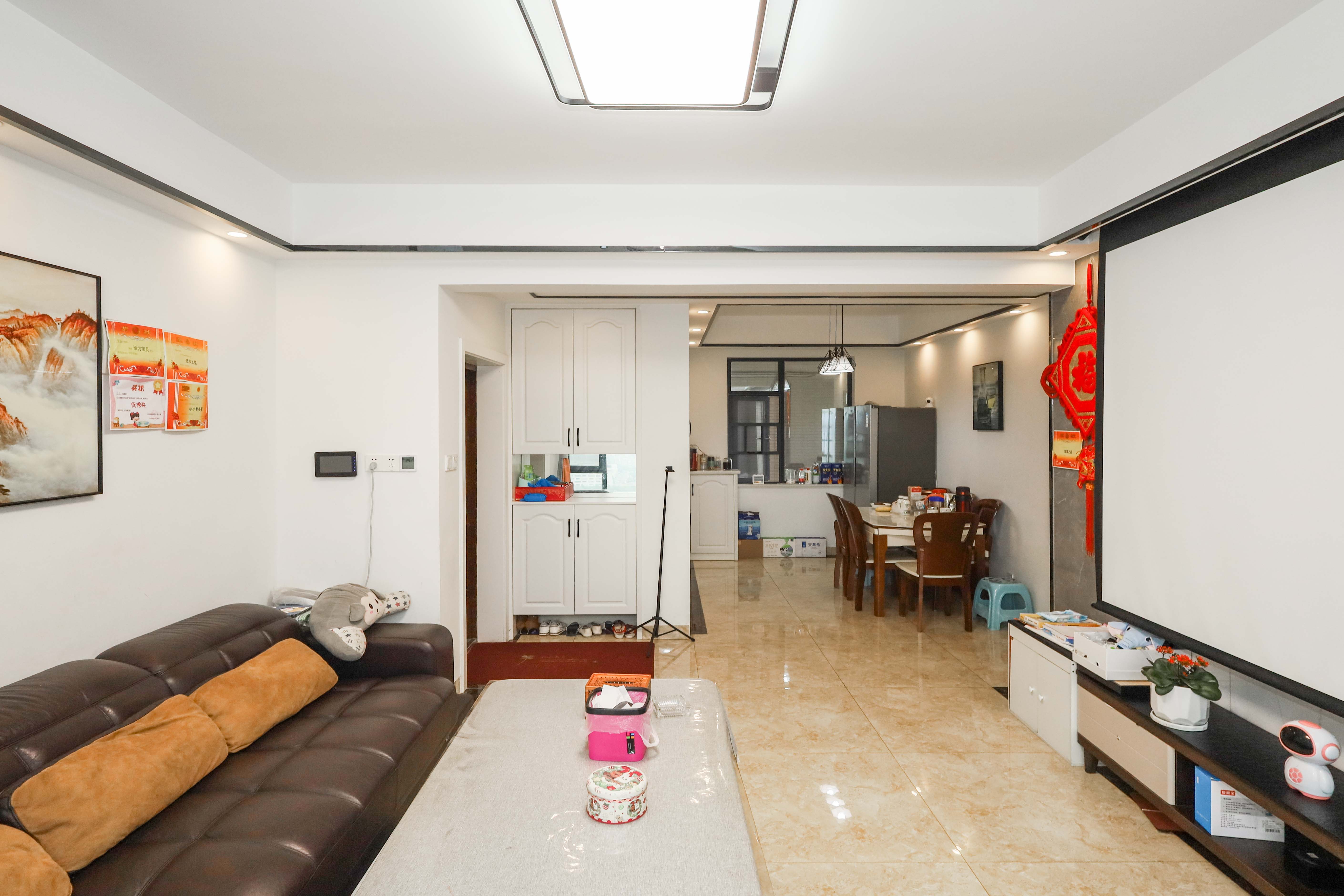 天元涉外景园B区  4室2厅2卫    118.0万 天元涉外景园B区  4室2厅2卫    118.0万客厅