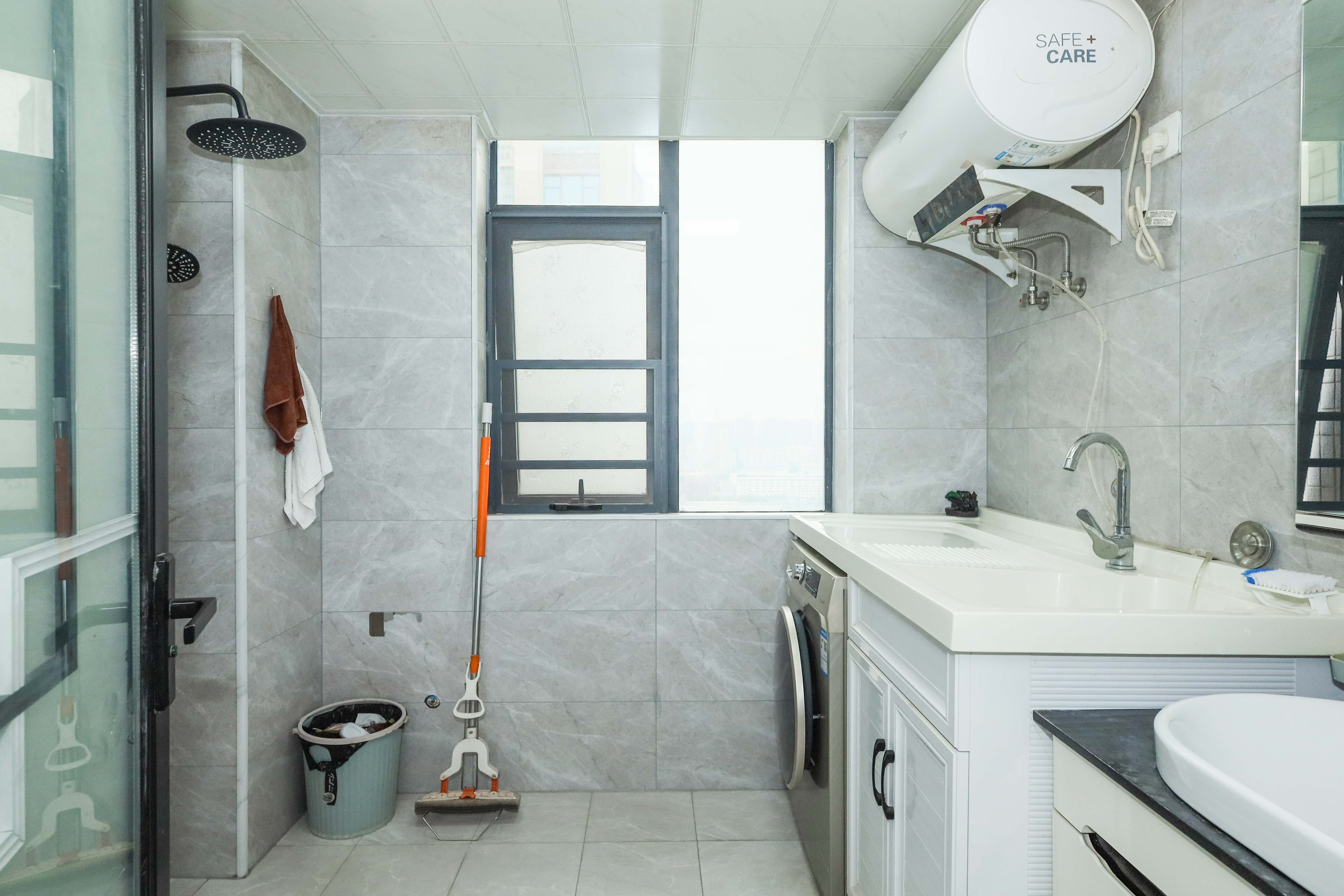 天元涉外景园B区  4室2厅2卫    118.0万 天元涉外景园B区  4室2厅2卫    118.0万卫生间