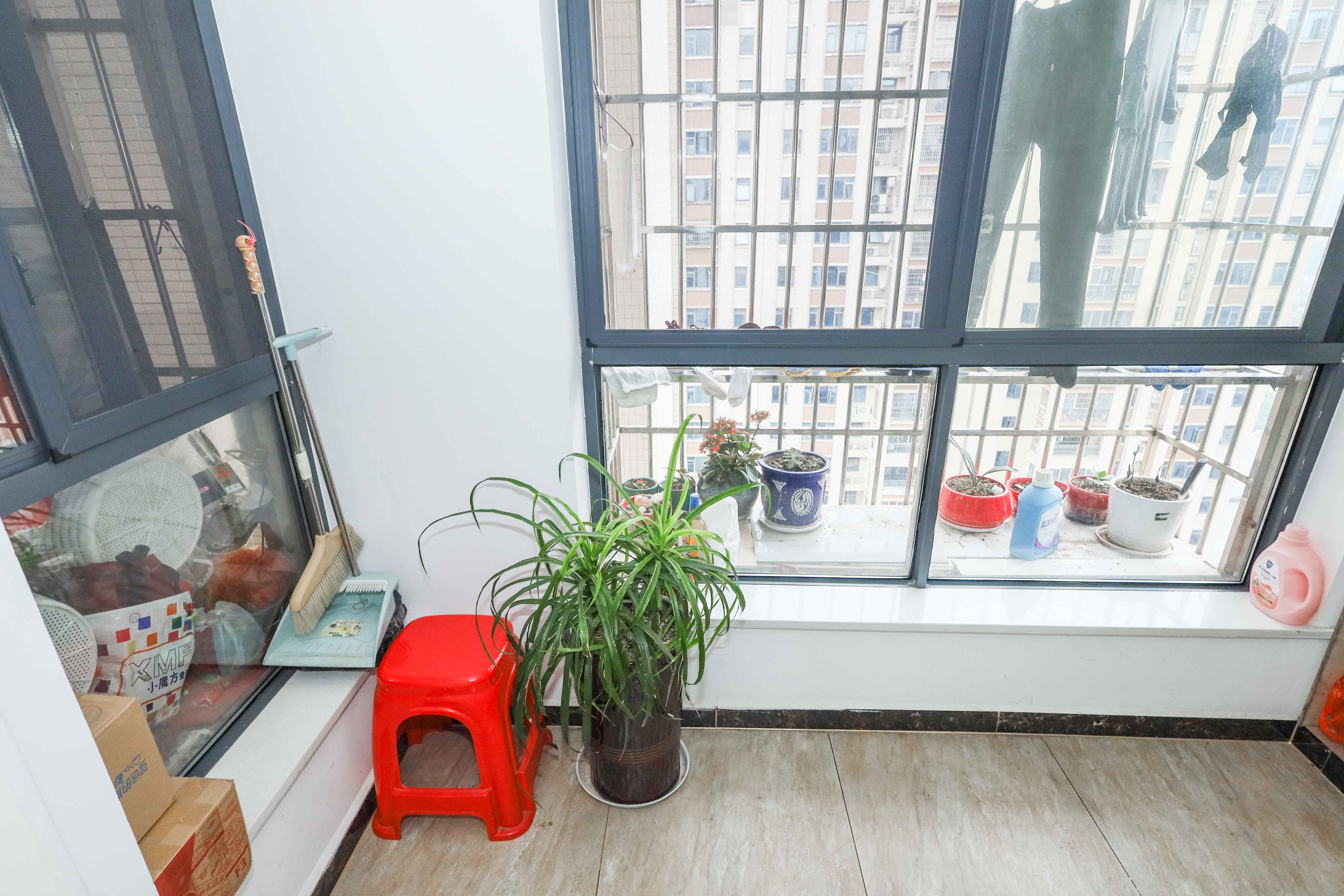 天元涉外景园B区  4室2厅2卫    118.0万 天元涉外景园B区  4室2厅2卫    118.0万阳台