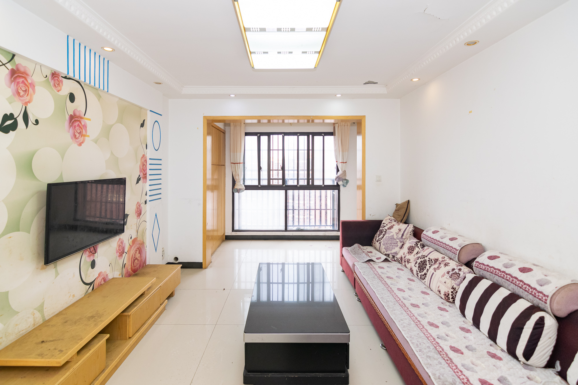 新城国际花都 3室2厅1卫 63.0万 新城国际花都 3室2厅1卫 63.0万客厅