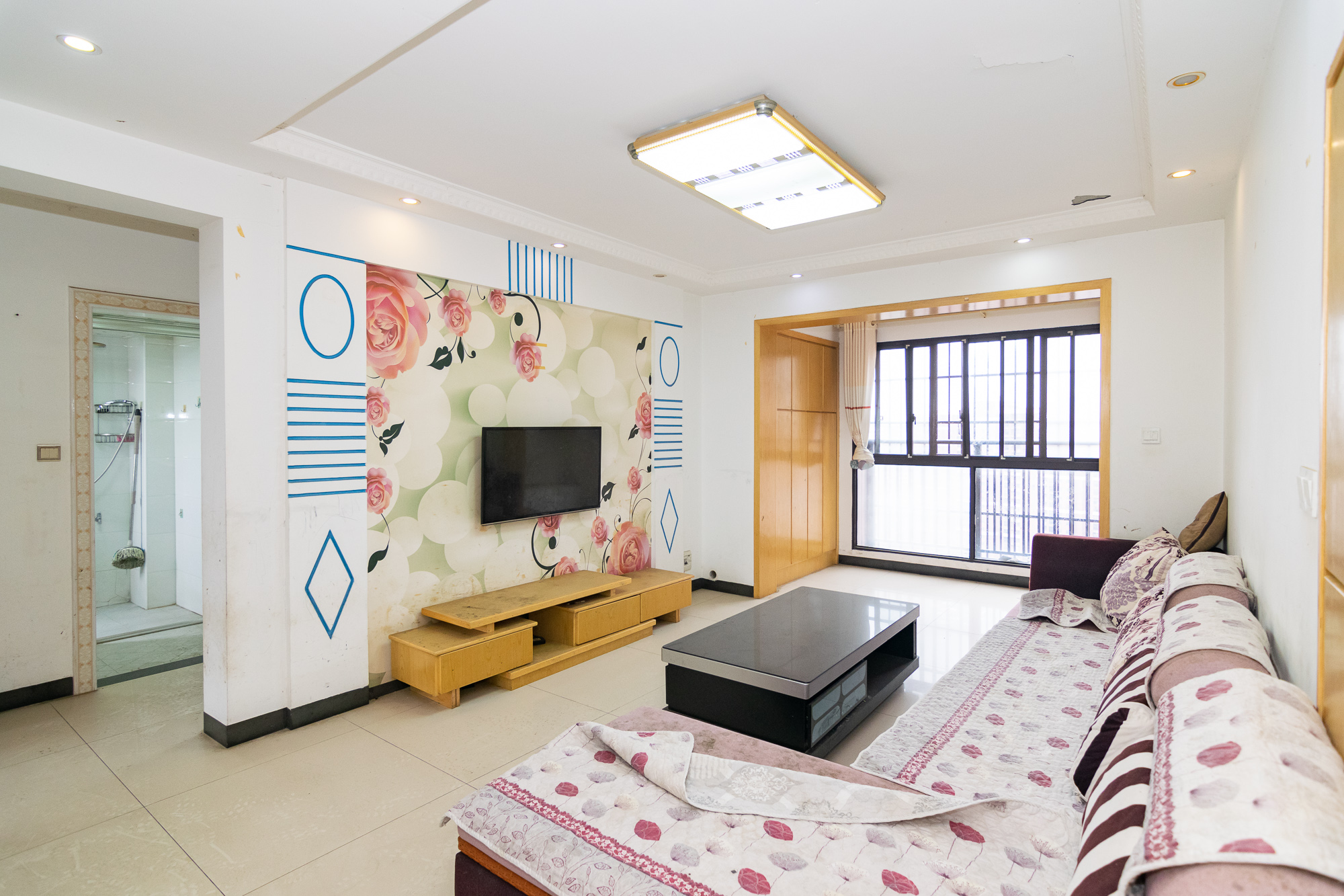 新城国际花都 3室2厅1卫 63.0万 新城国际花都 3室2厅1卫 63.0万客厅