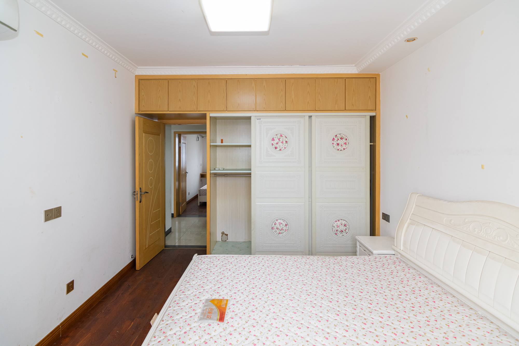 新城国际花都 3室2厅1卫 63.0万 新城国际花都 3室2厅1卫 63.0万卧室