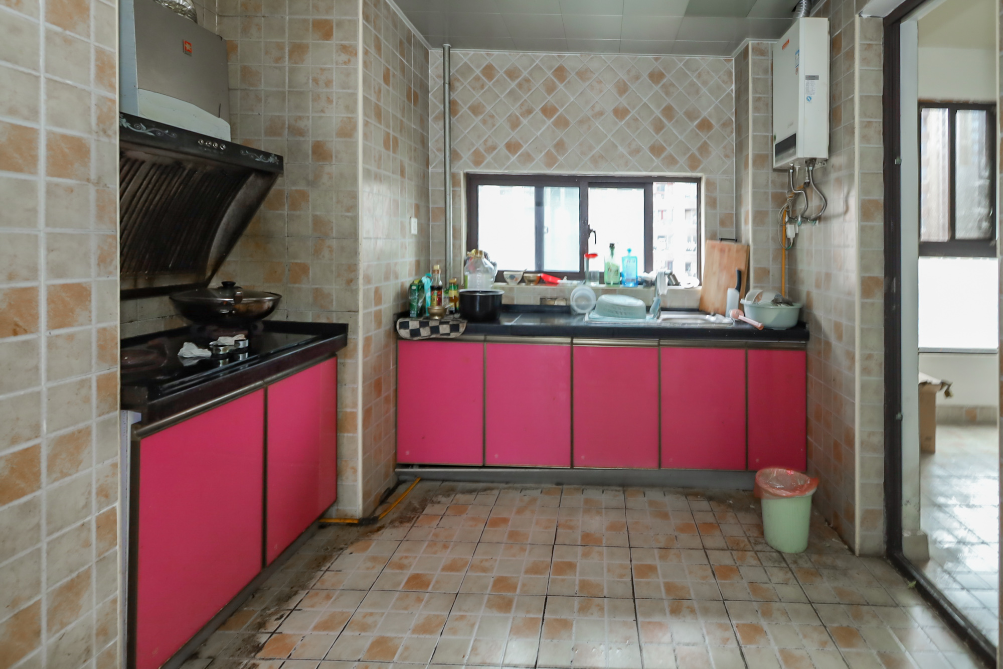 绿地中央广场  3室2厅1卫    110.0万 绿地中央广场  3室2厅1卫    110.0万厨房