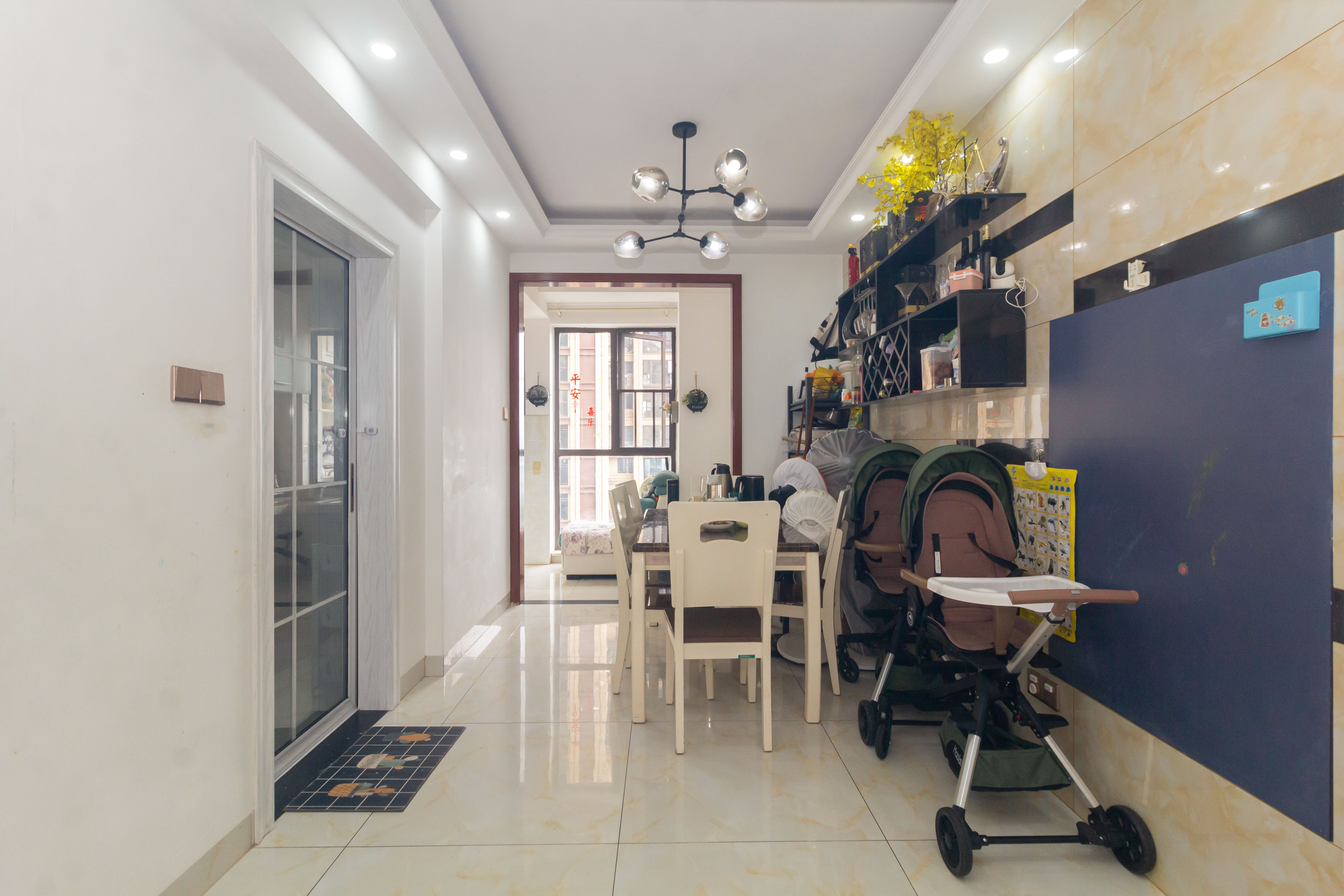 东方美地 3室2厅2卫 96.8万 东方美地 3室2厅2卫 96.8万客厅