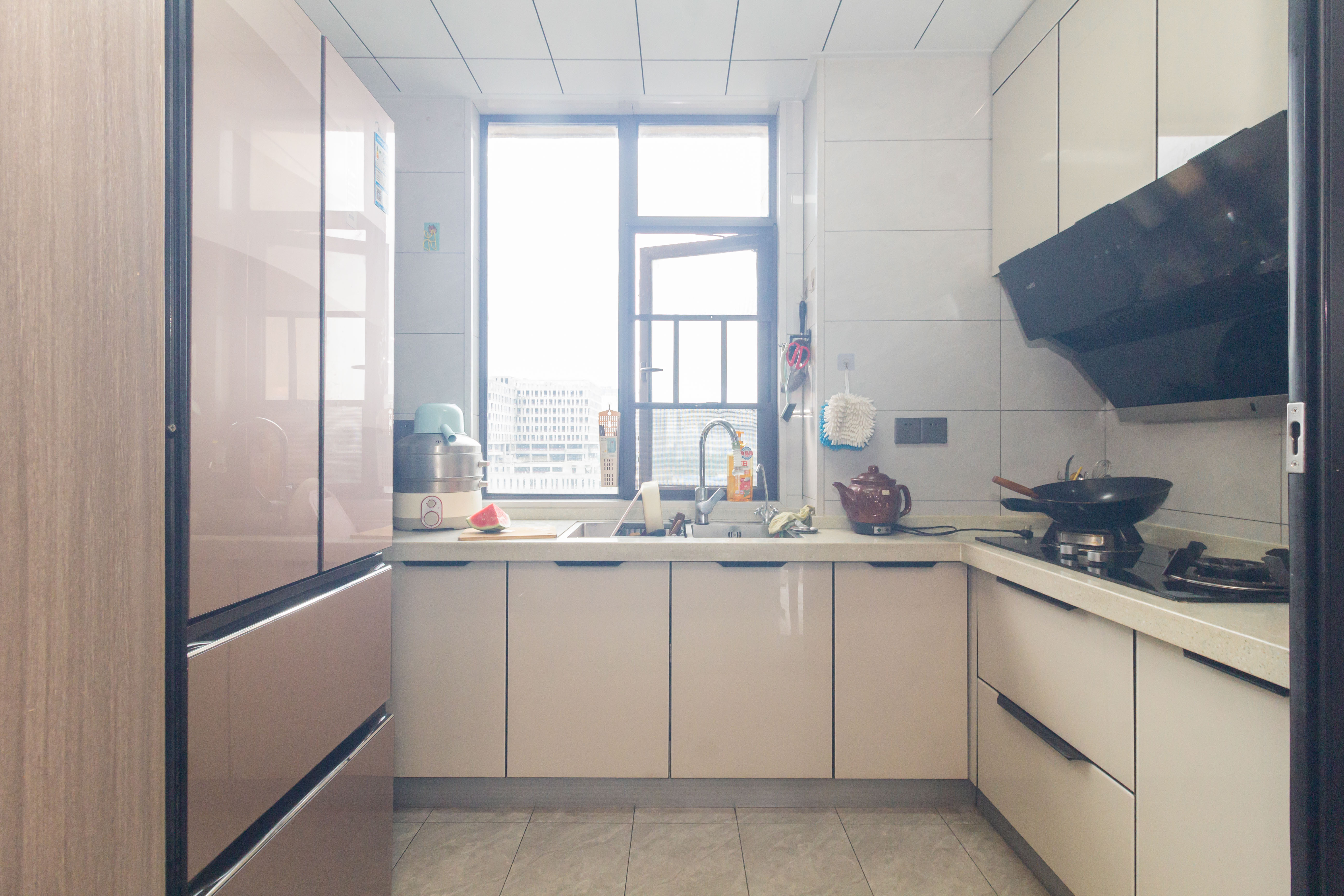 福天星中心(福天星雅苑) 3室2厅2卫 89.8万 福天星中心(福天星雅苑) 3室2厅2卫 89.8万厨房