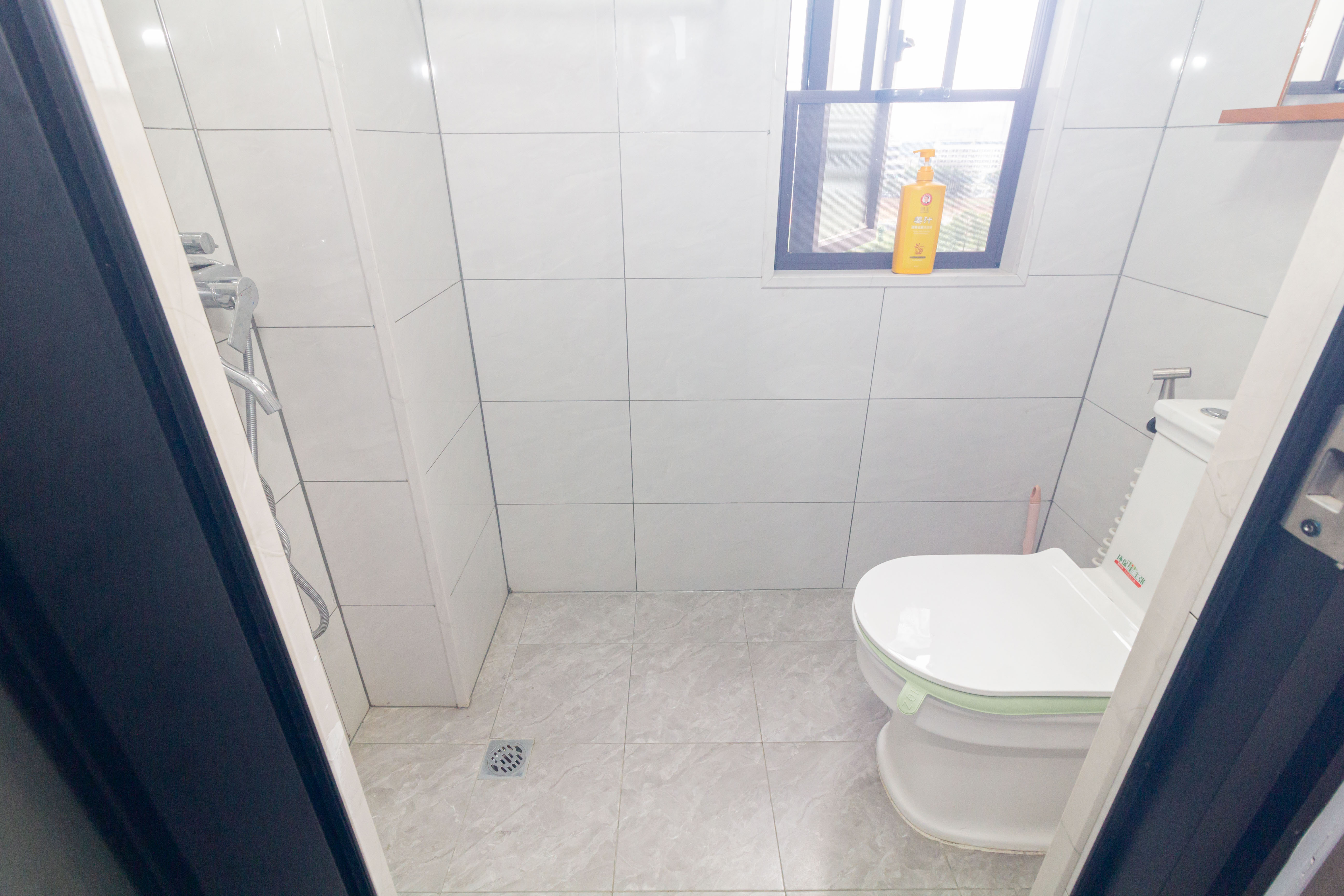 福天星中心(福天星雅苑) 3室2厅2卫 89.8万 福天星中心(福天星雅苑) 3室2厅2卫 89.8万卫生间