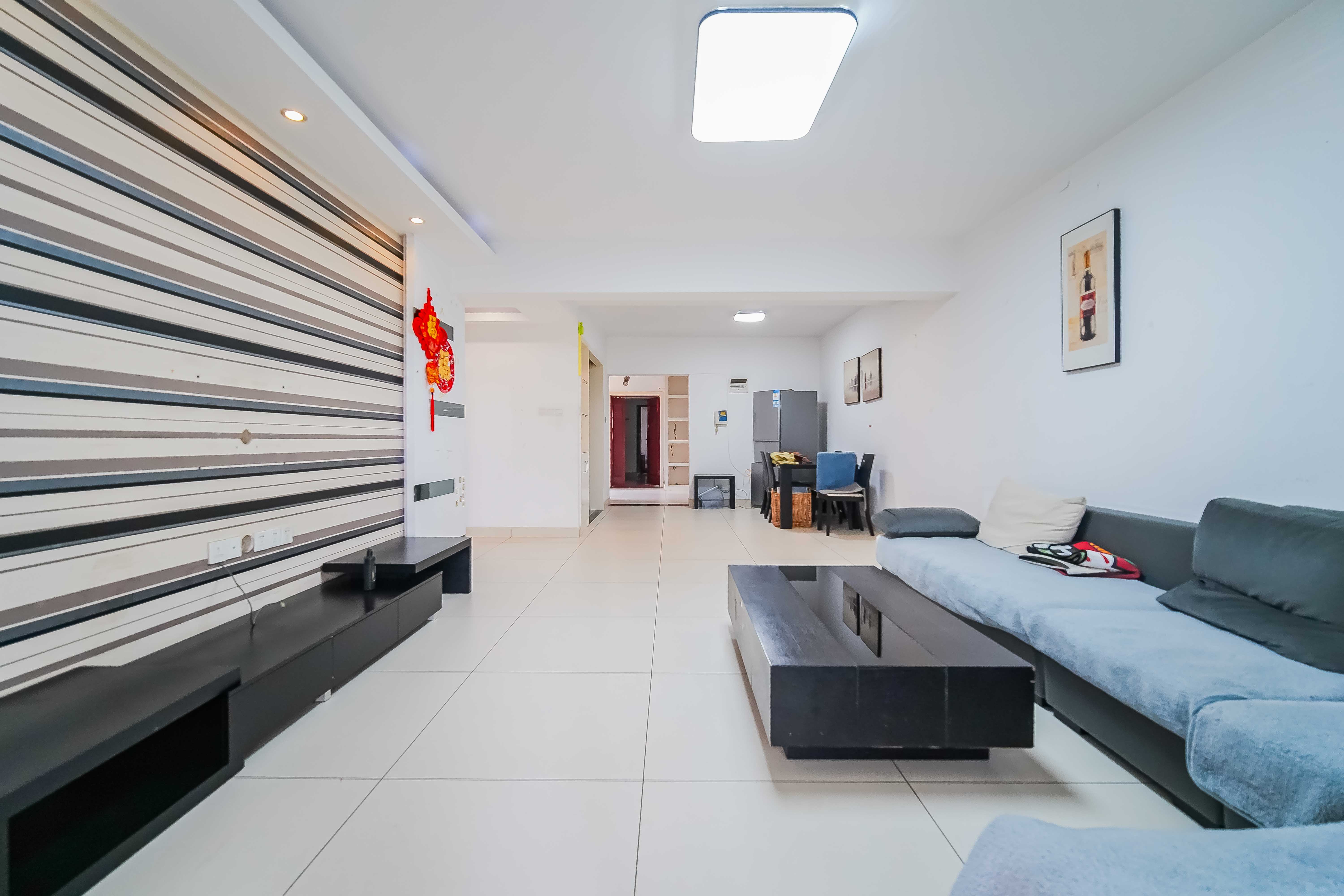 汇城上筑 3室2厅1卫 90.0万 汇城上筑 3室2厅1卫 90.0万客厅