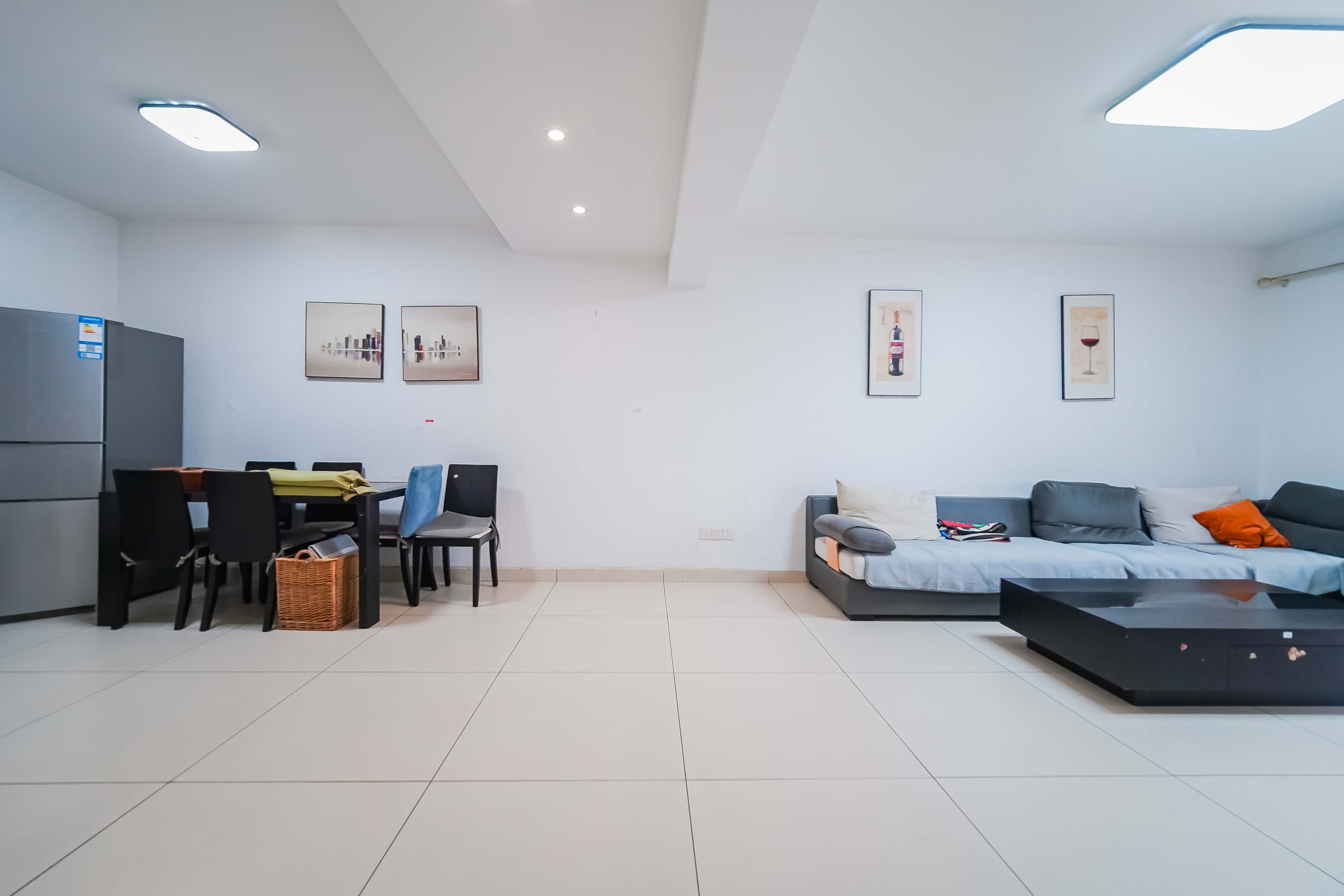 汇城上筑  3室2厅1卫    90.0万客厅