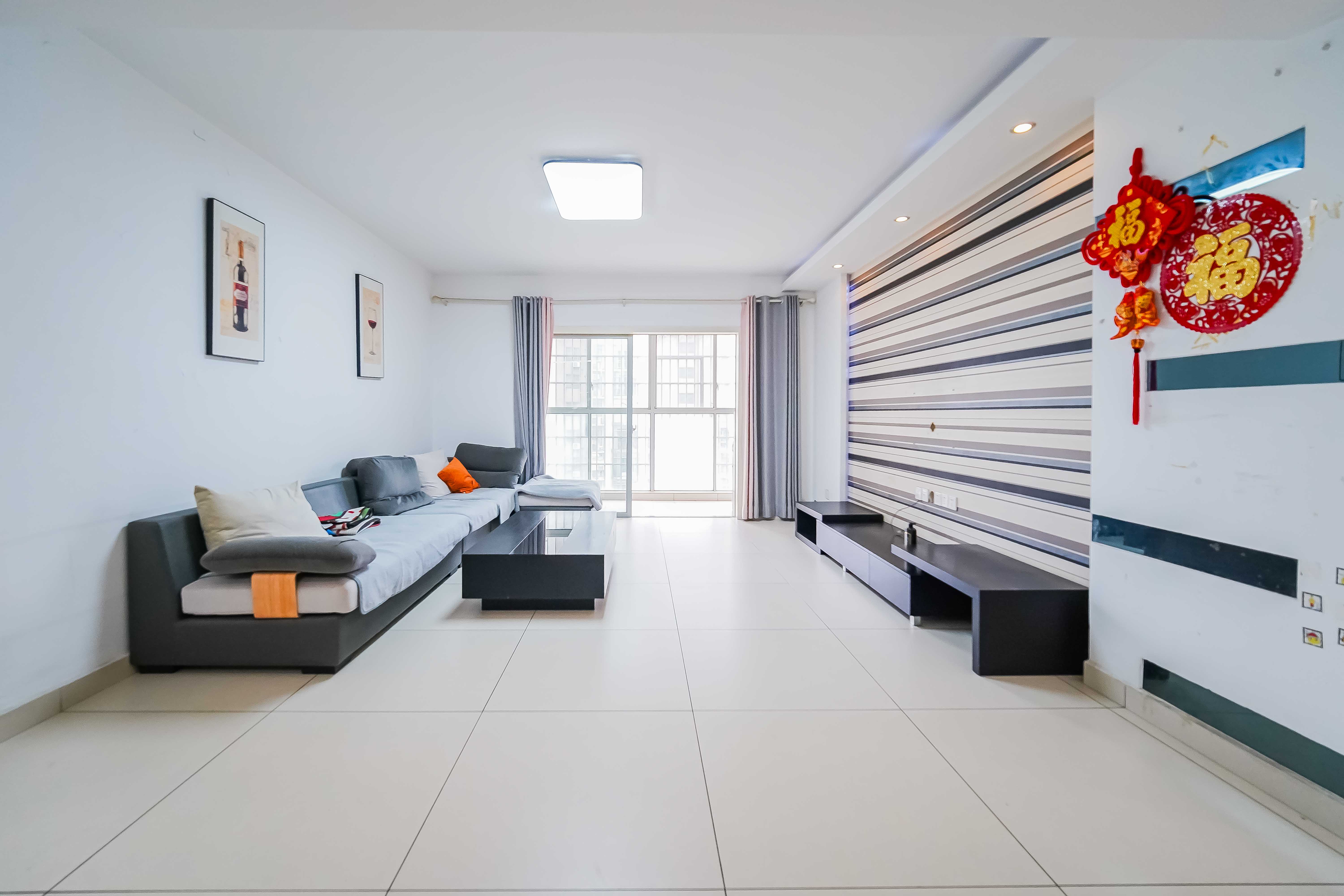 汇城上筑  3室2厅1卫    90.0万客厅