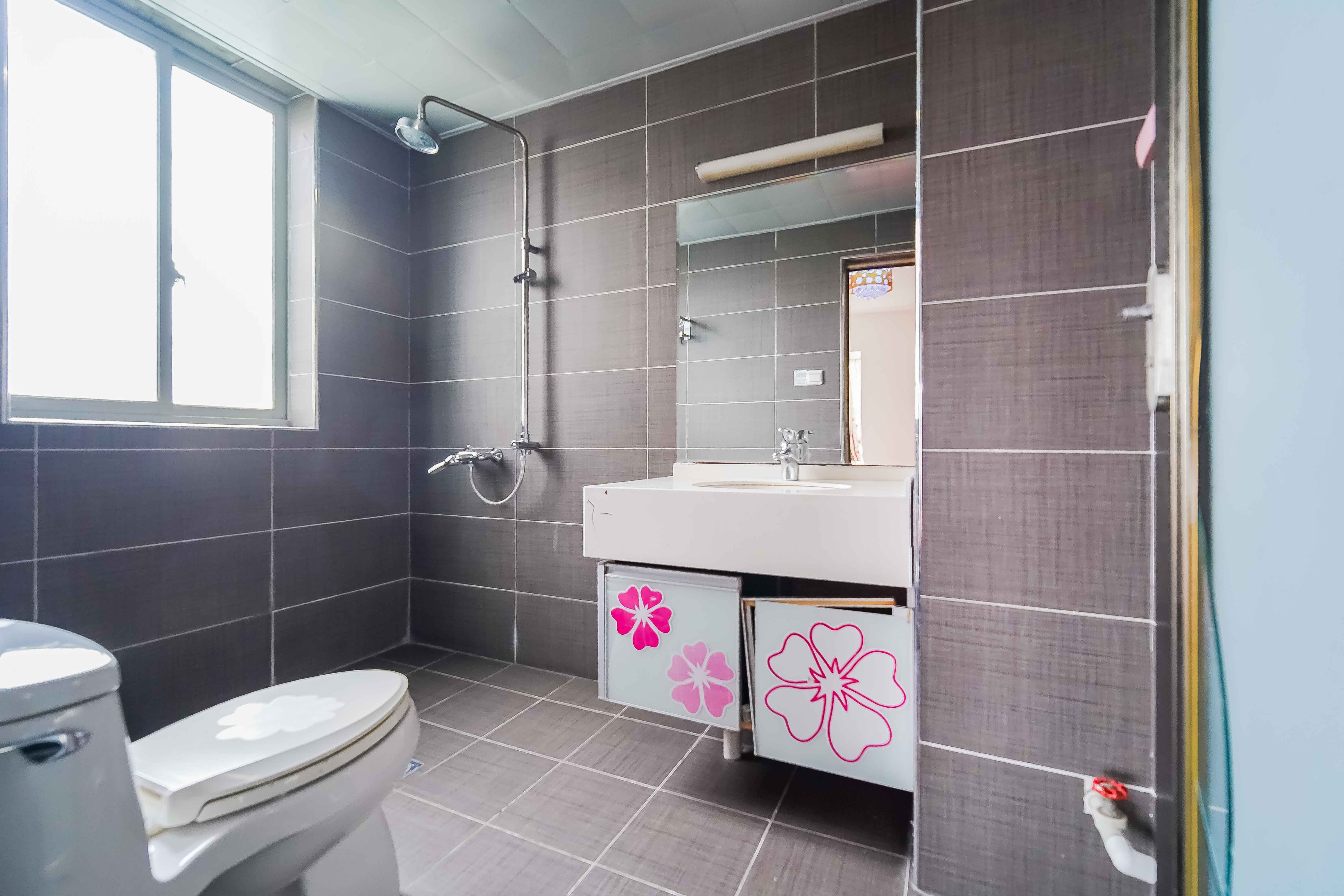 汇城上筑  3室2厅1卫    90.0万卫生间