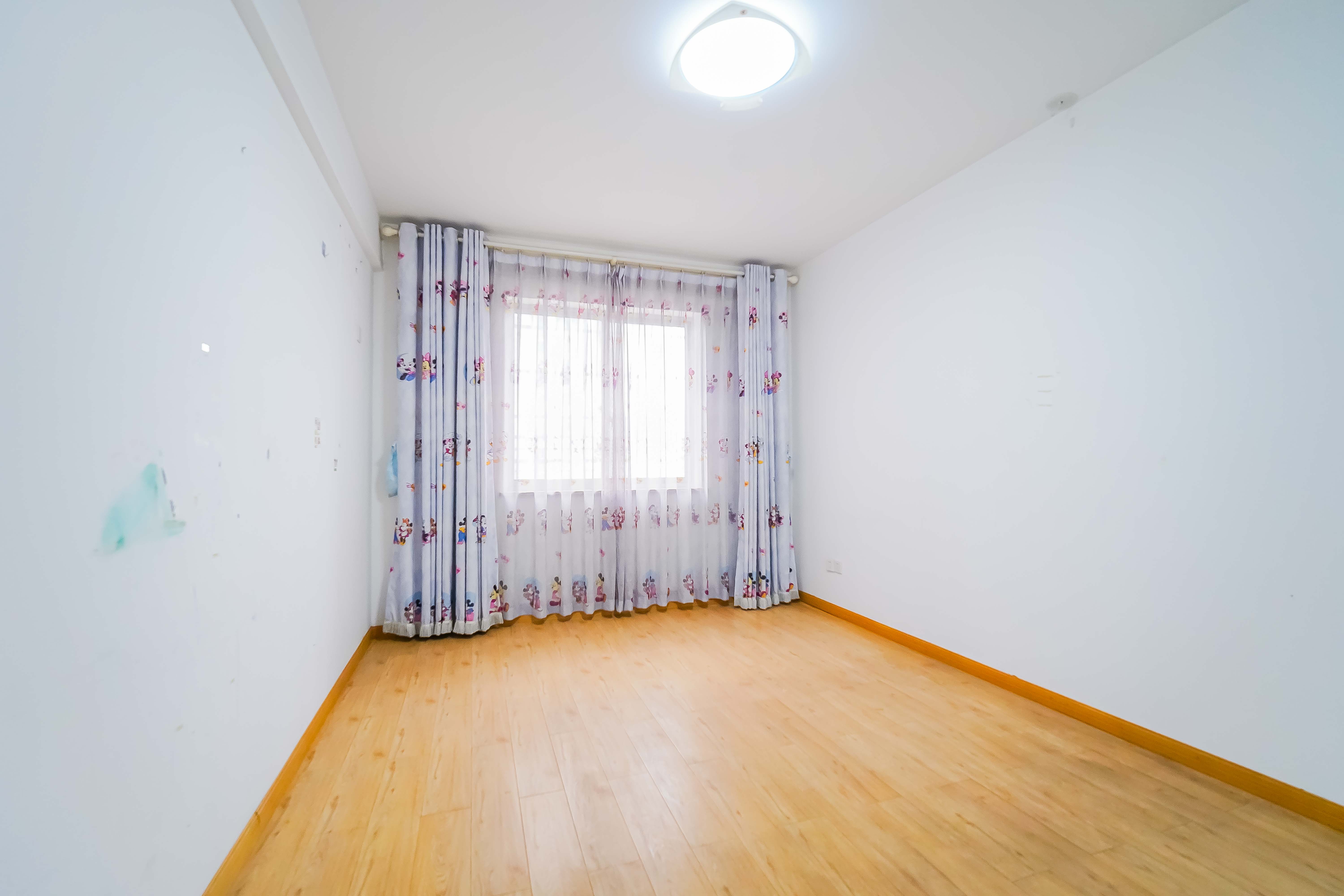 汇城上筑  3室2厅1卫    90.0万卧室