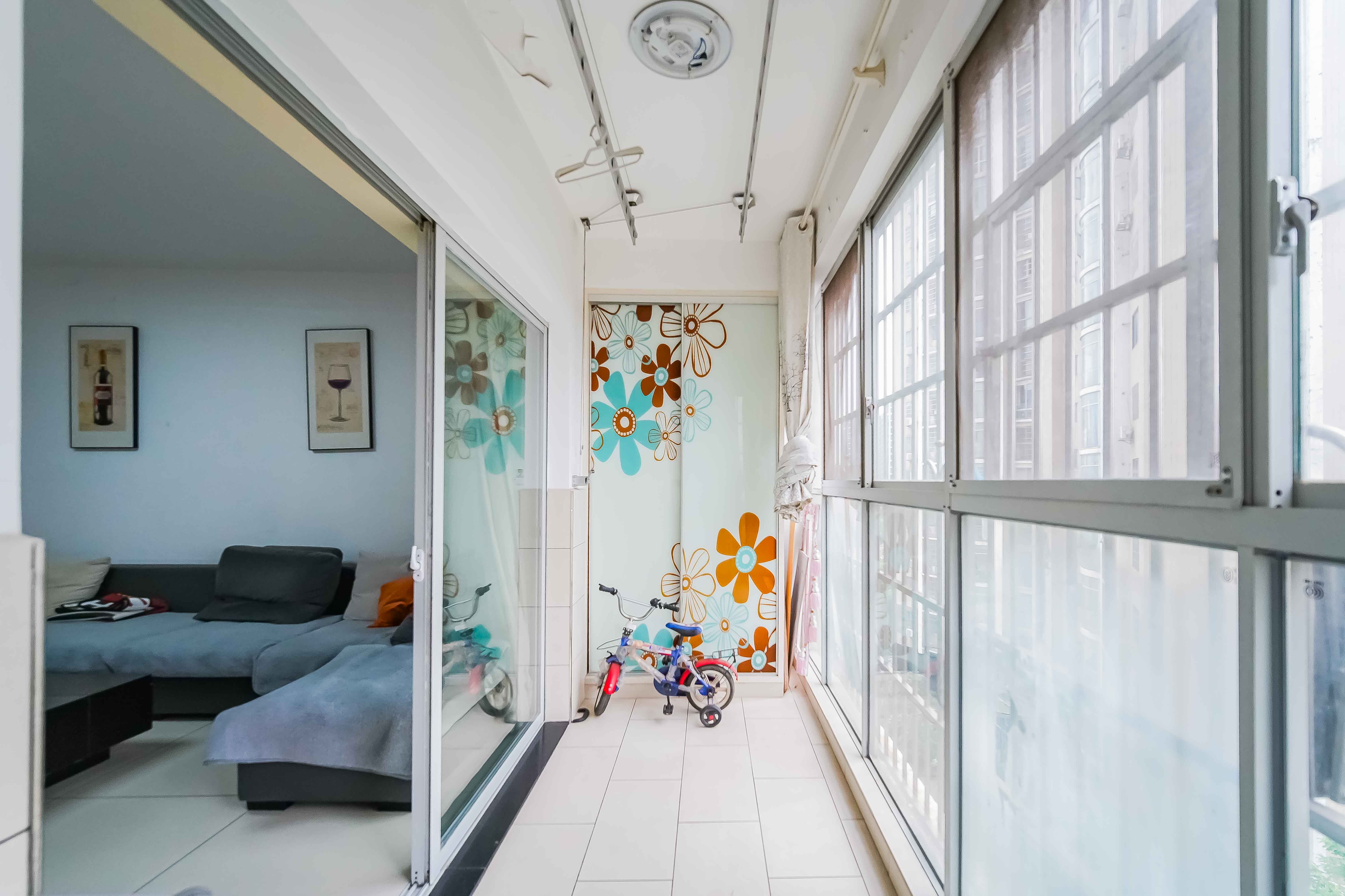 汇城上筑  3室2厅1卫    90.0万阳台