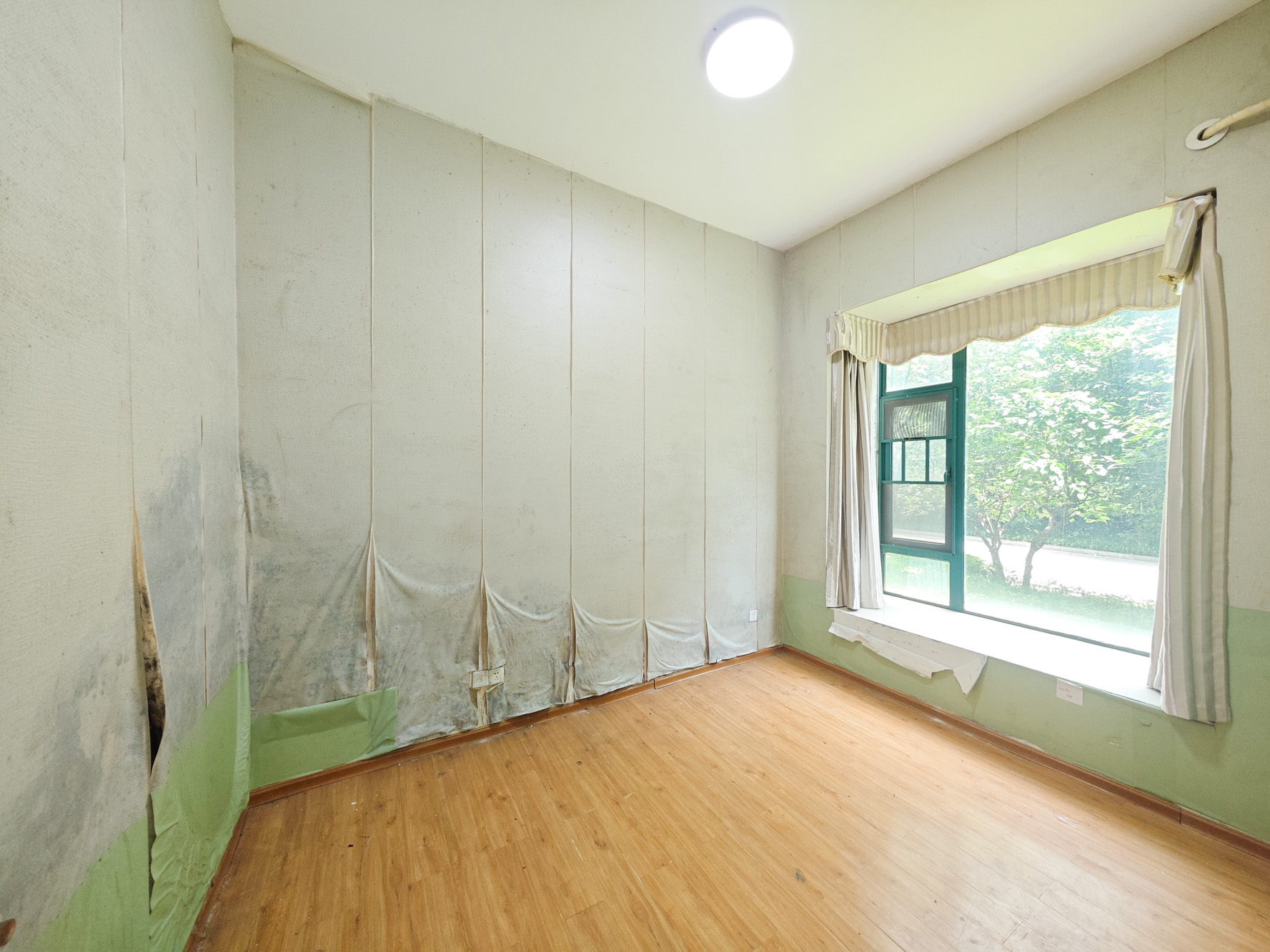 恒大城  3室2厅1卫    95.0万 恒大城  3室2厅1卫    95.0万卧室