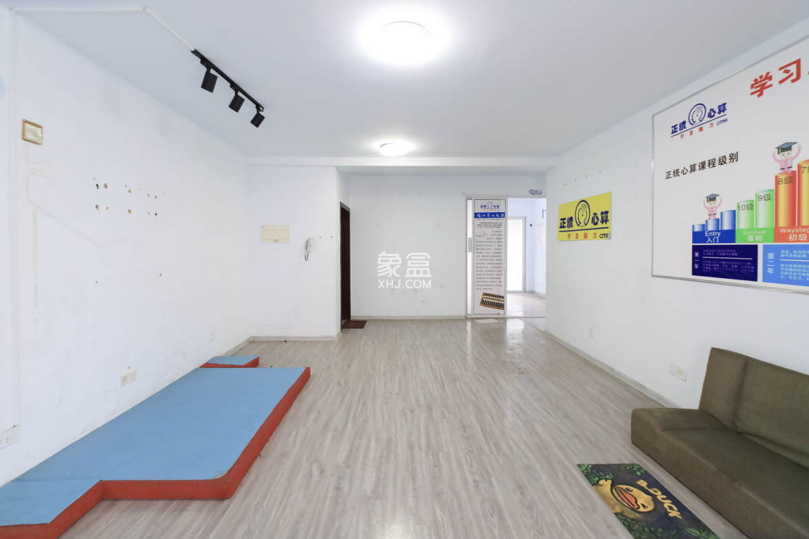 中天瑞景  3室2厅2卫    119.0万 中天瑞景  3室2厅2卫    119.0万客厅