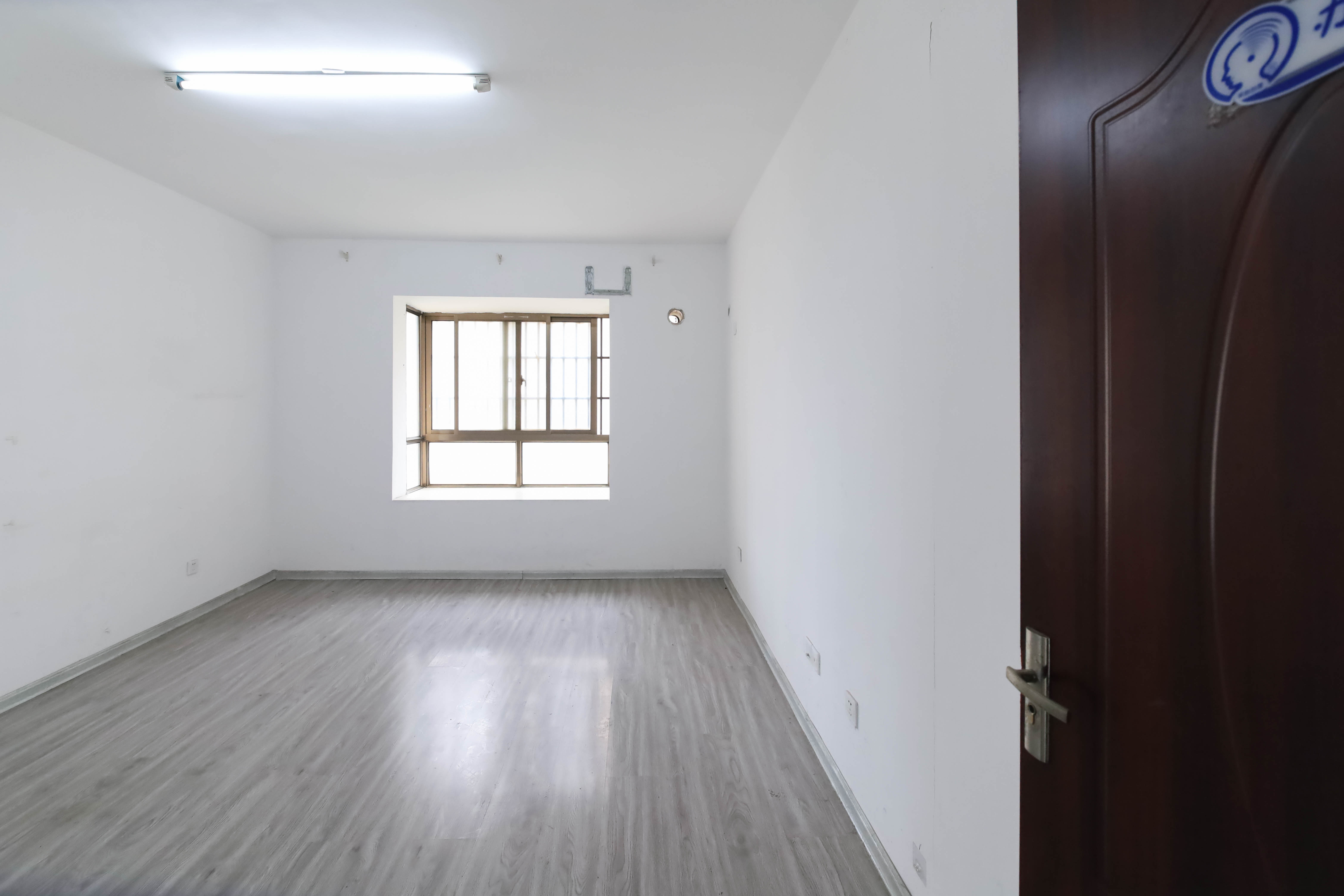 中天瑞景  3室2厅2卫    119.0万 中天瑞景  3室2厅2卫    119.0万卧室