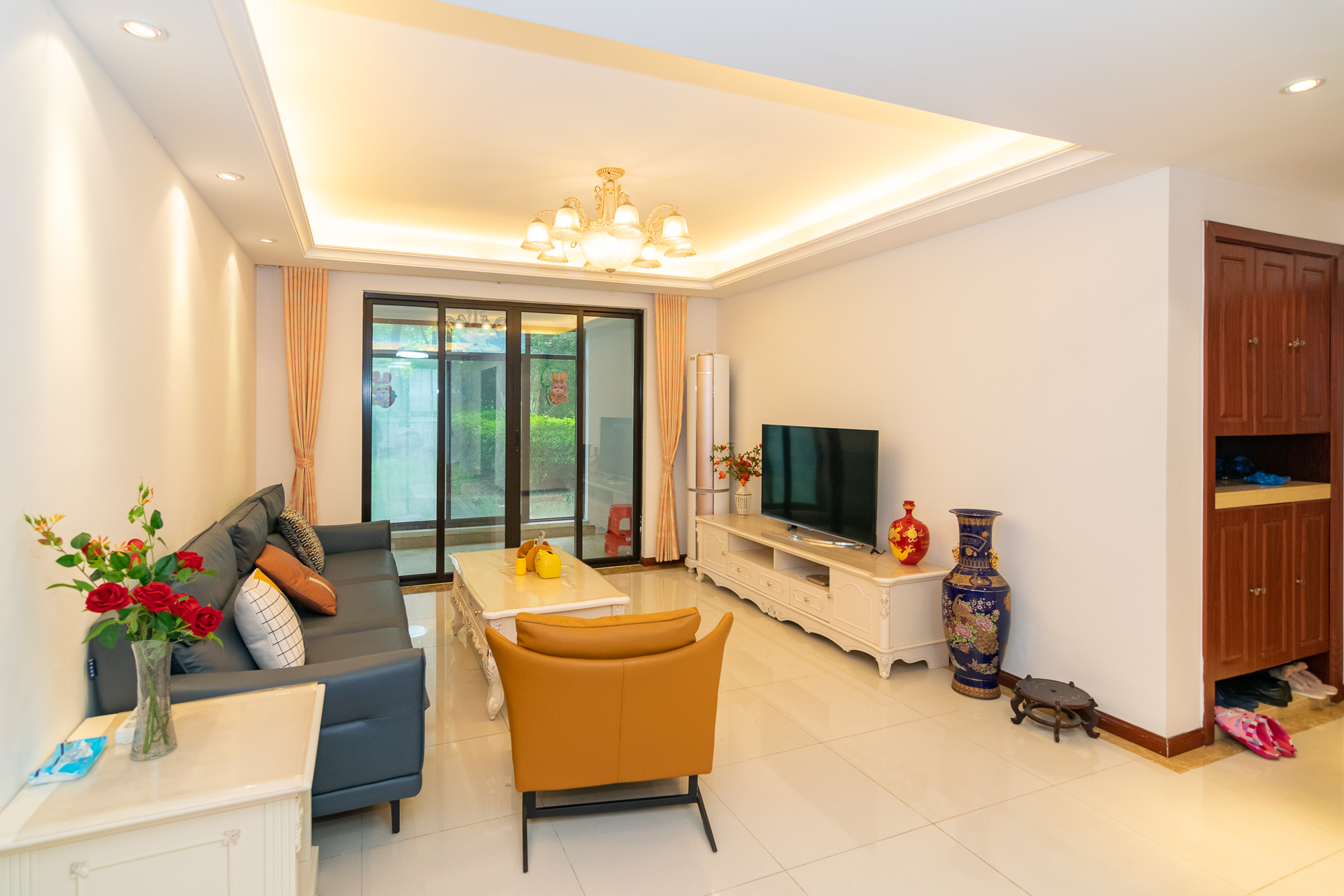 新城国际花都 3室2厅2卫 94.8万 新城国际花都 3室2厅2卫 94.8万客厅