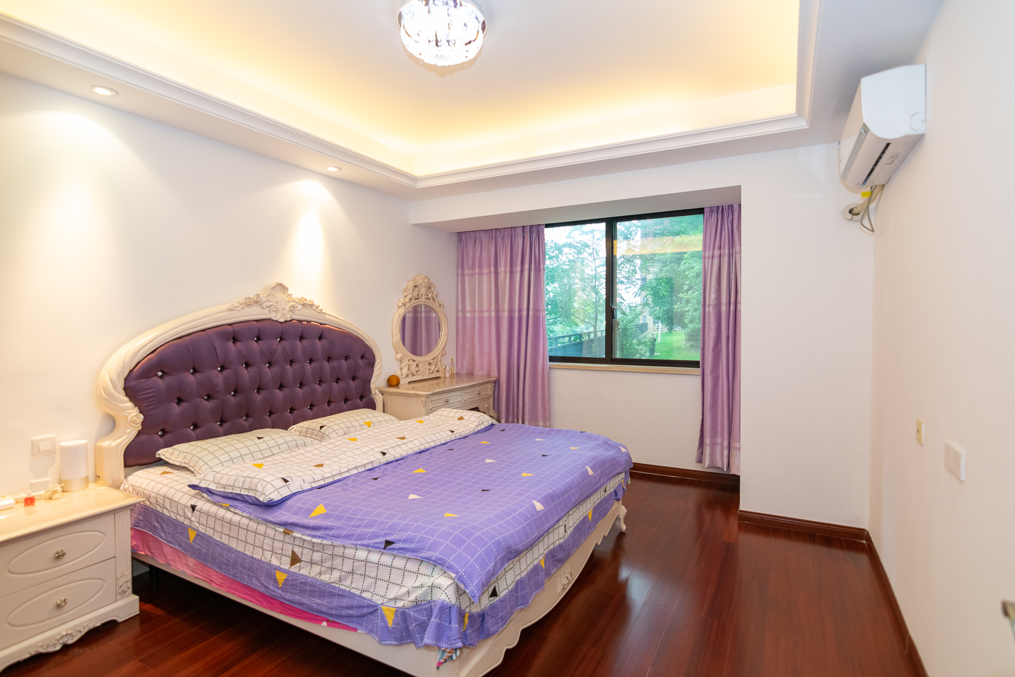 新城国际花都 3室2厅2卫 94.8万 新城国际花都 3室2厅2卫 94.8万卧室