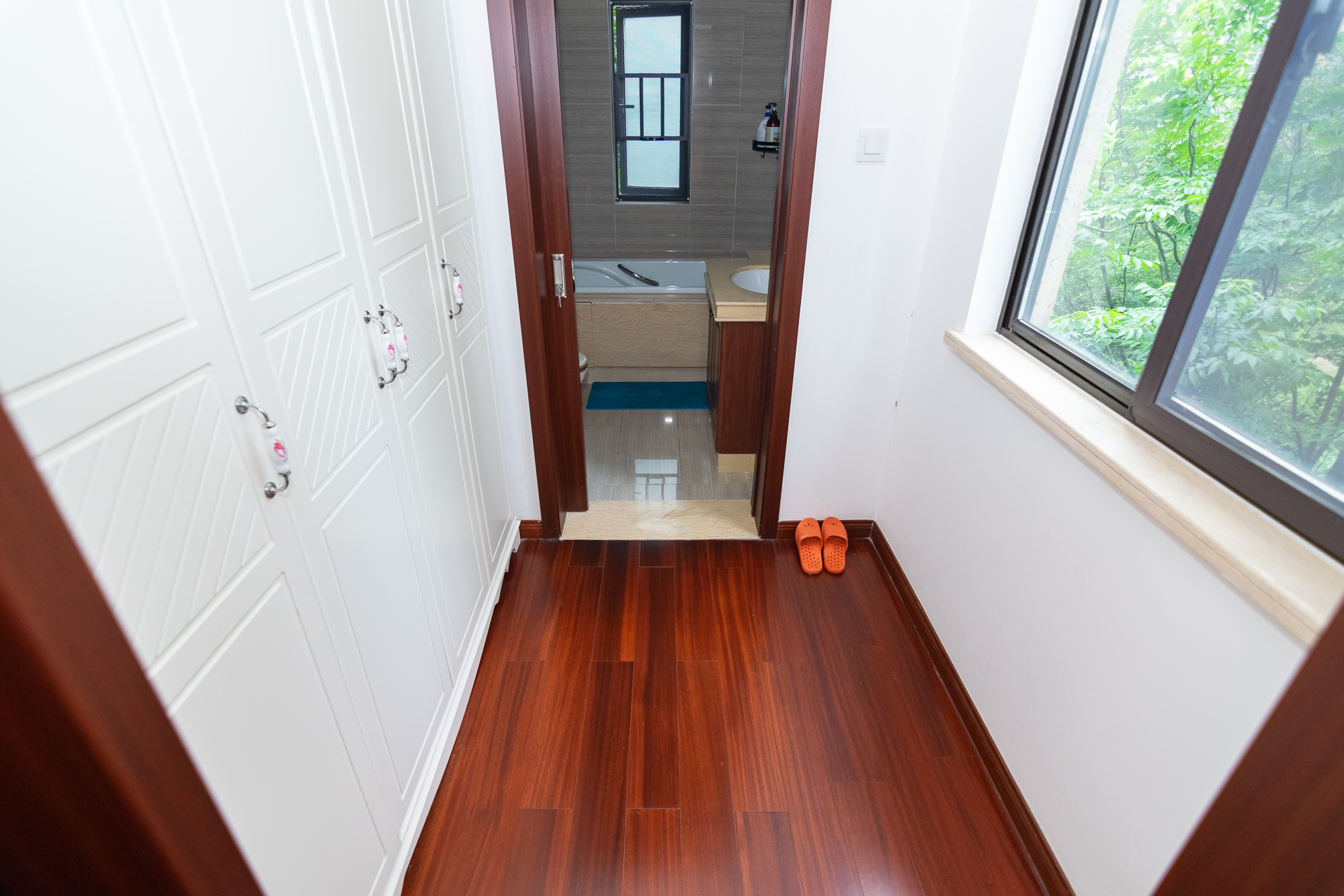 新城国际花都 3室2厅2卫 94.8万 新城国际花都 3室2厅2卫 94.8万卧室