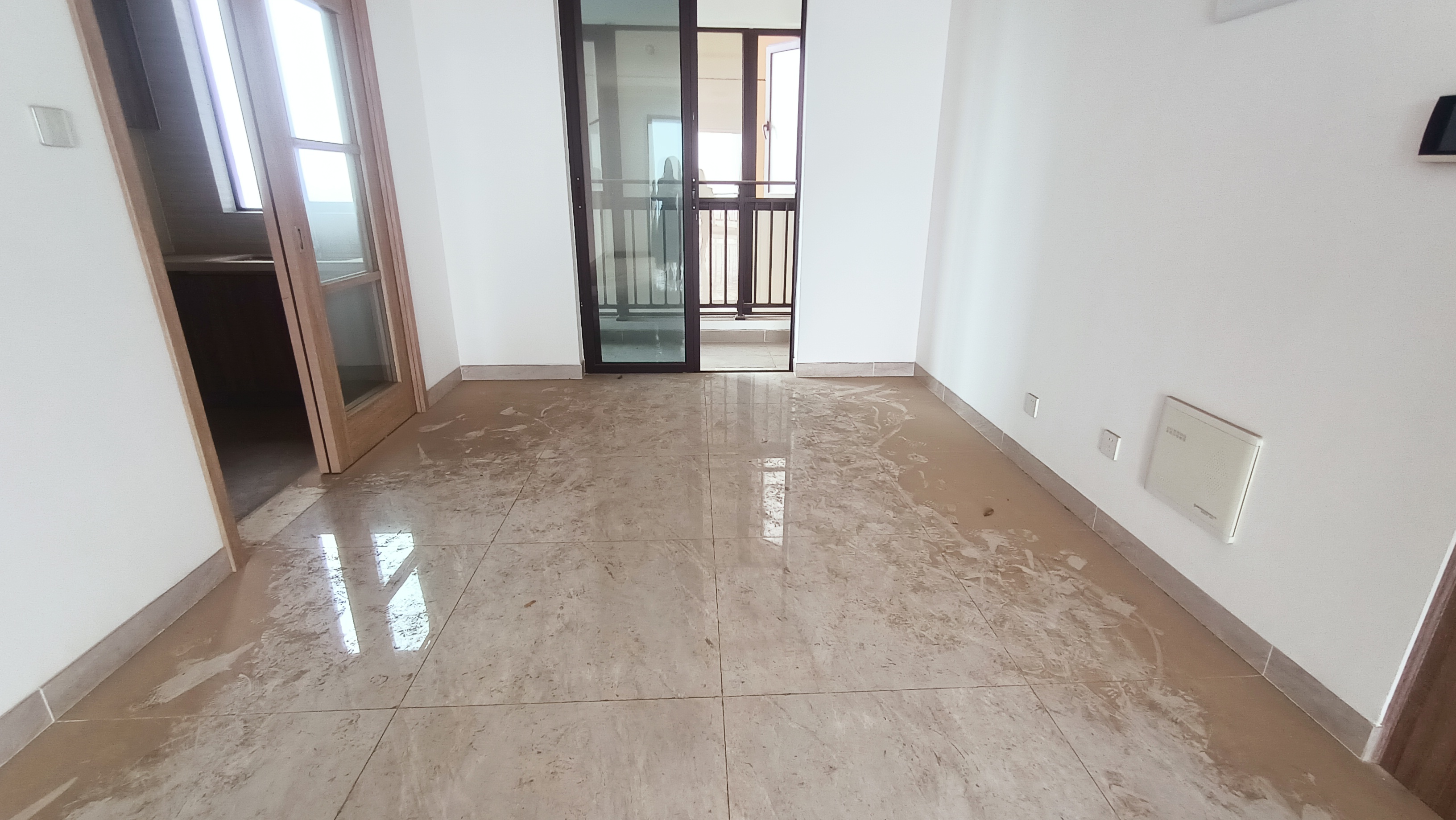 东部美的城 3室2厅2卫 80.0万 东部美的城 3室2厅2卫 80.0万室内图