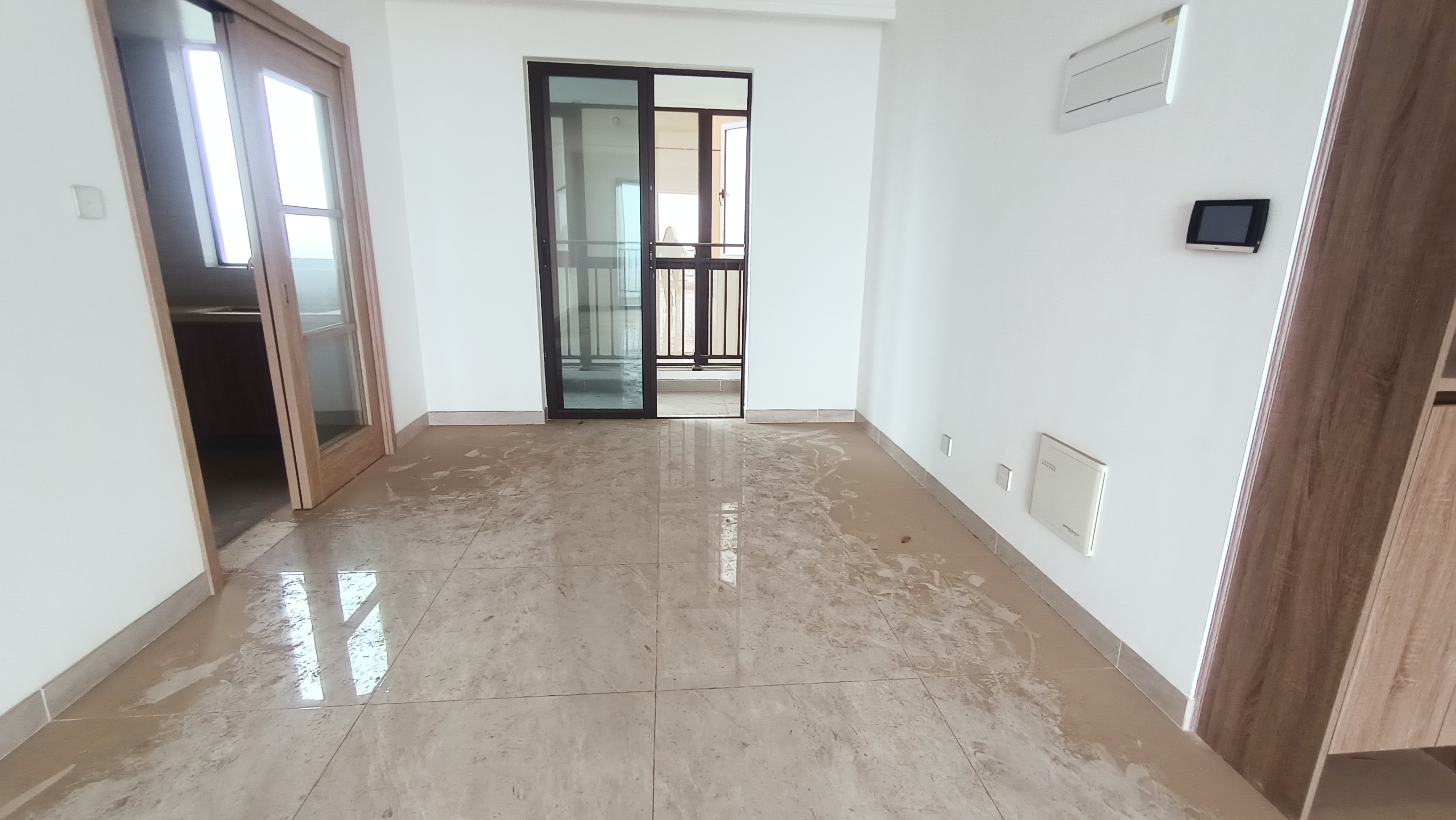 东部美的城 3室2厅2卫 80.0万 东部美的城 3室2厅2卫 80.0万室内图