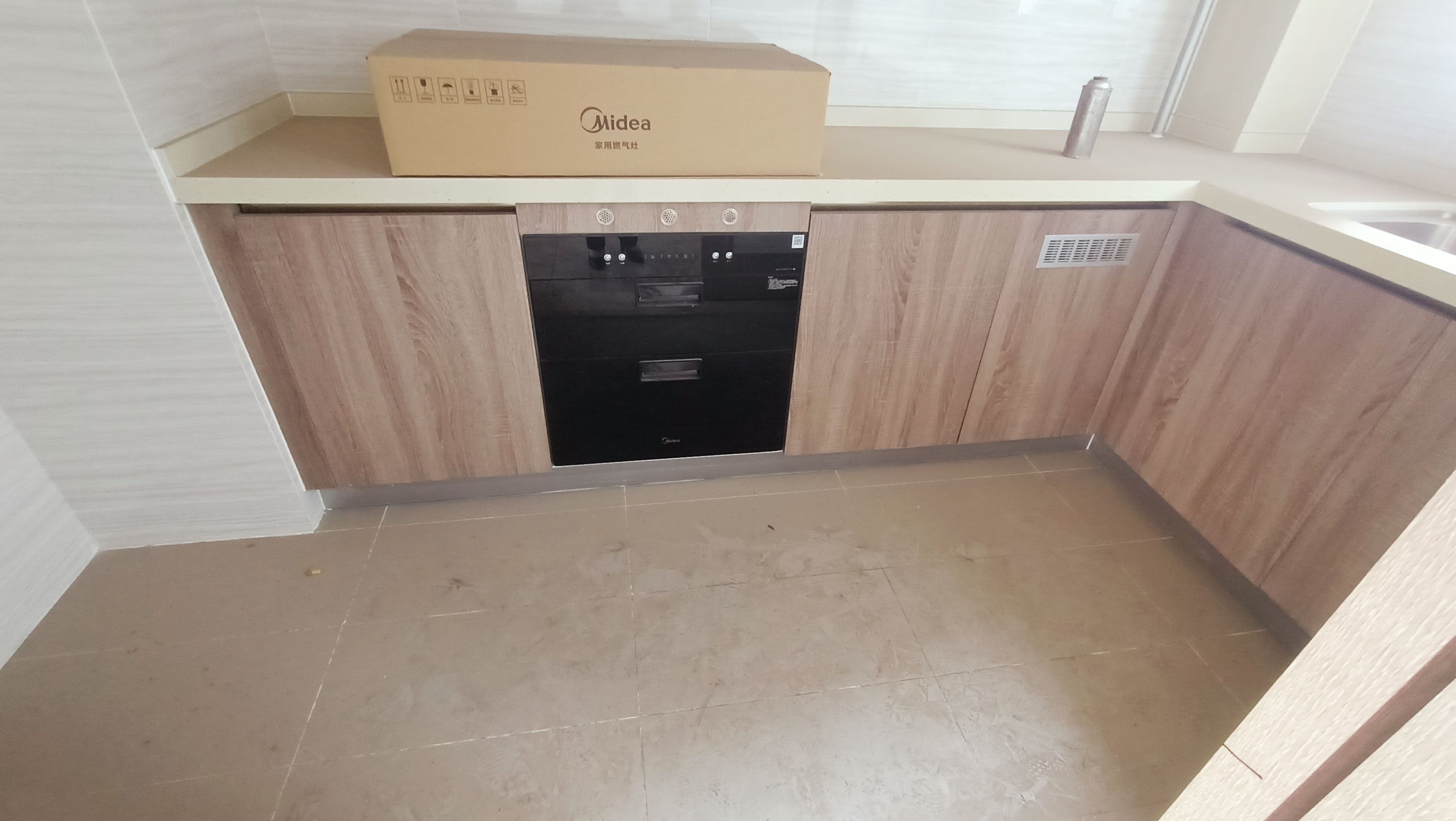 东部美的城 3室2厅2卫 80.0万 东部美的城 3室2厅2卫 80.0万室内图