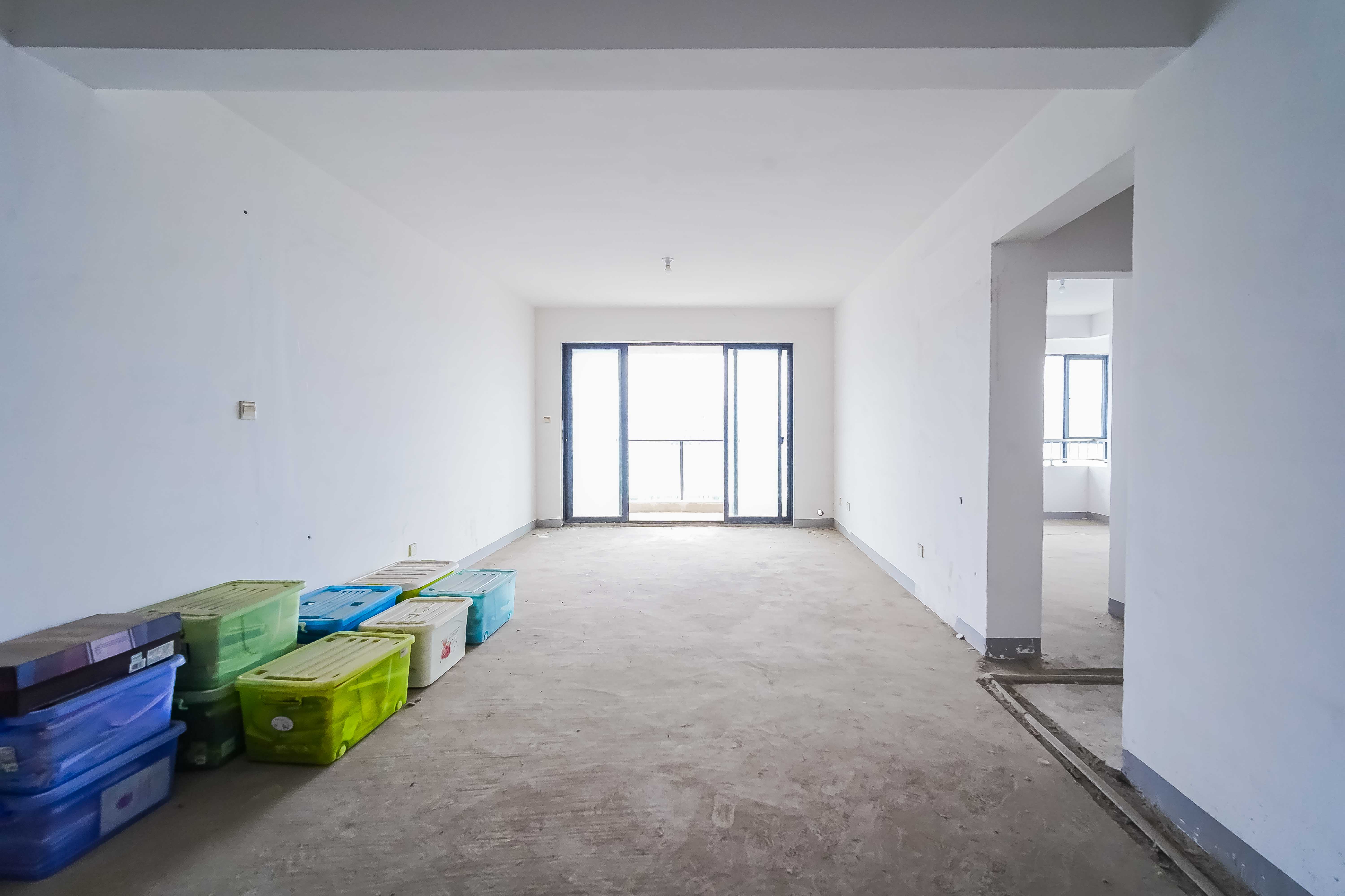 融科东南海 3室1厅2卫 90.0万 融科东南海 3室1厅2卫 90.0万客厅