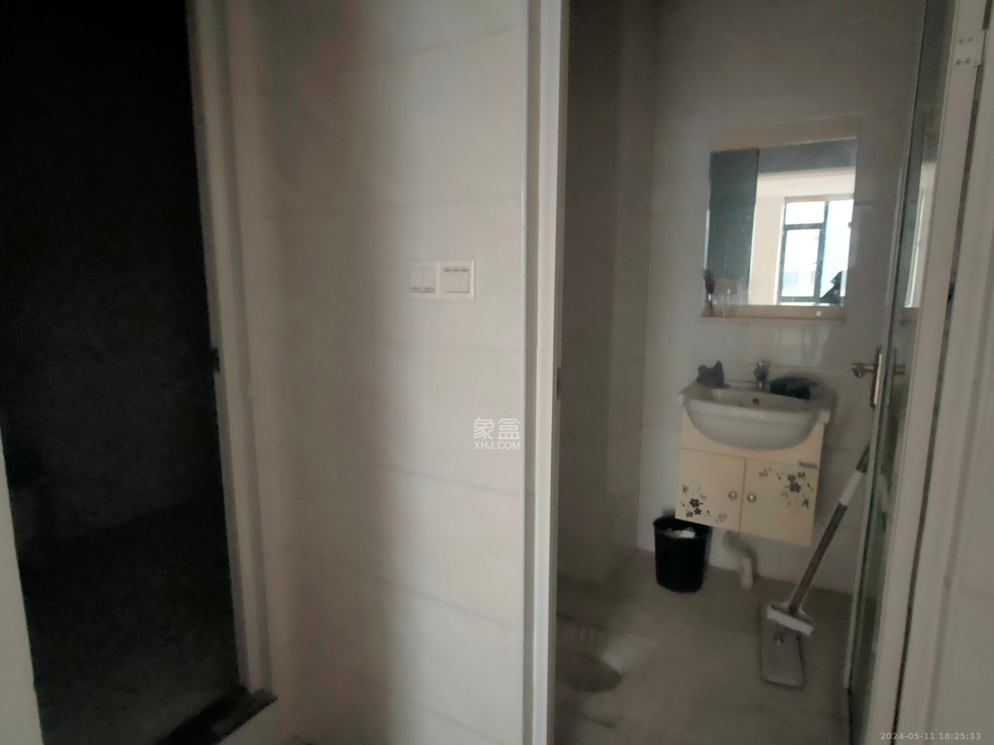 长房时代城  3室2厅1卫   6800.00元/月室内图