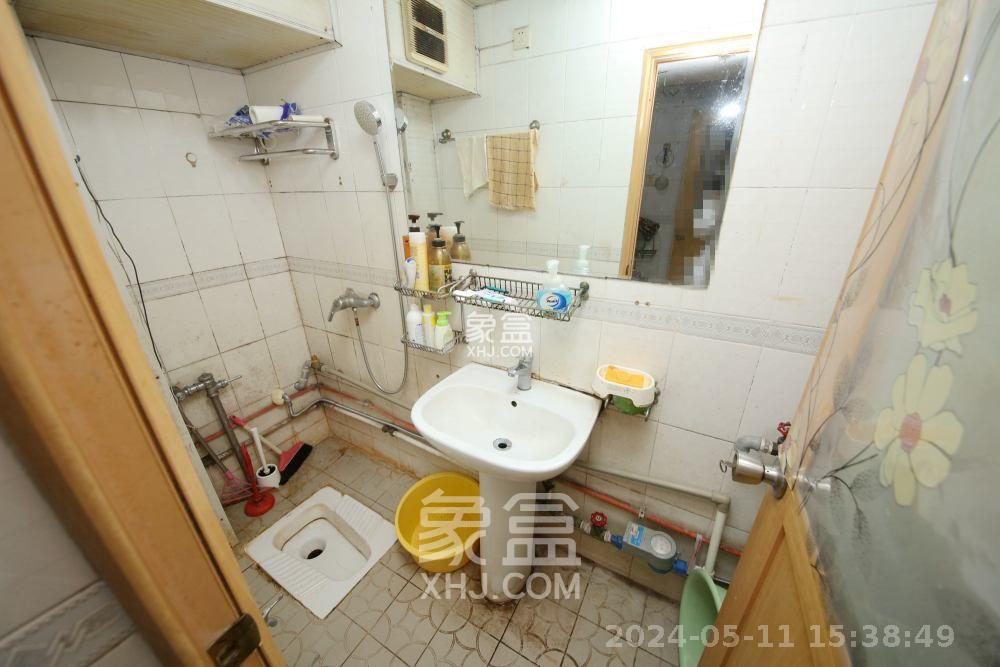 新闻出版局单位房  4室2厅2卫   5000.00元/月室内图