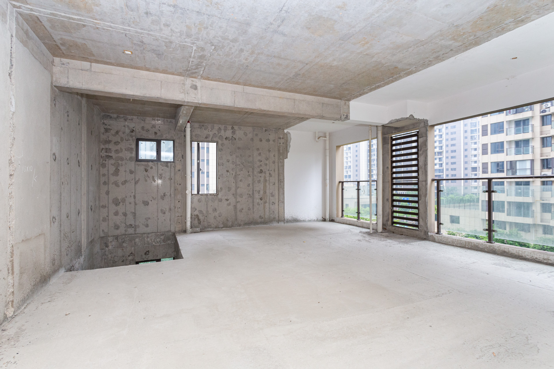 润和湘江天地C区  4室2厅2卫    165.0万 润和湘江天地C区  4室2厅2卫    165.0万卧室