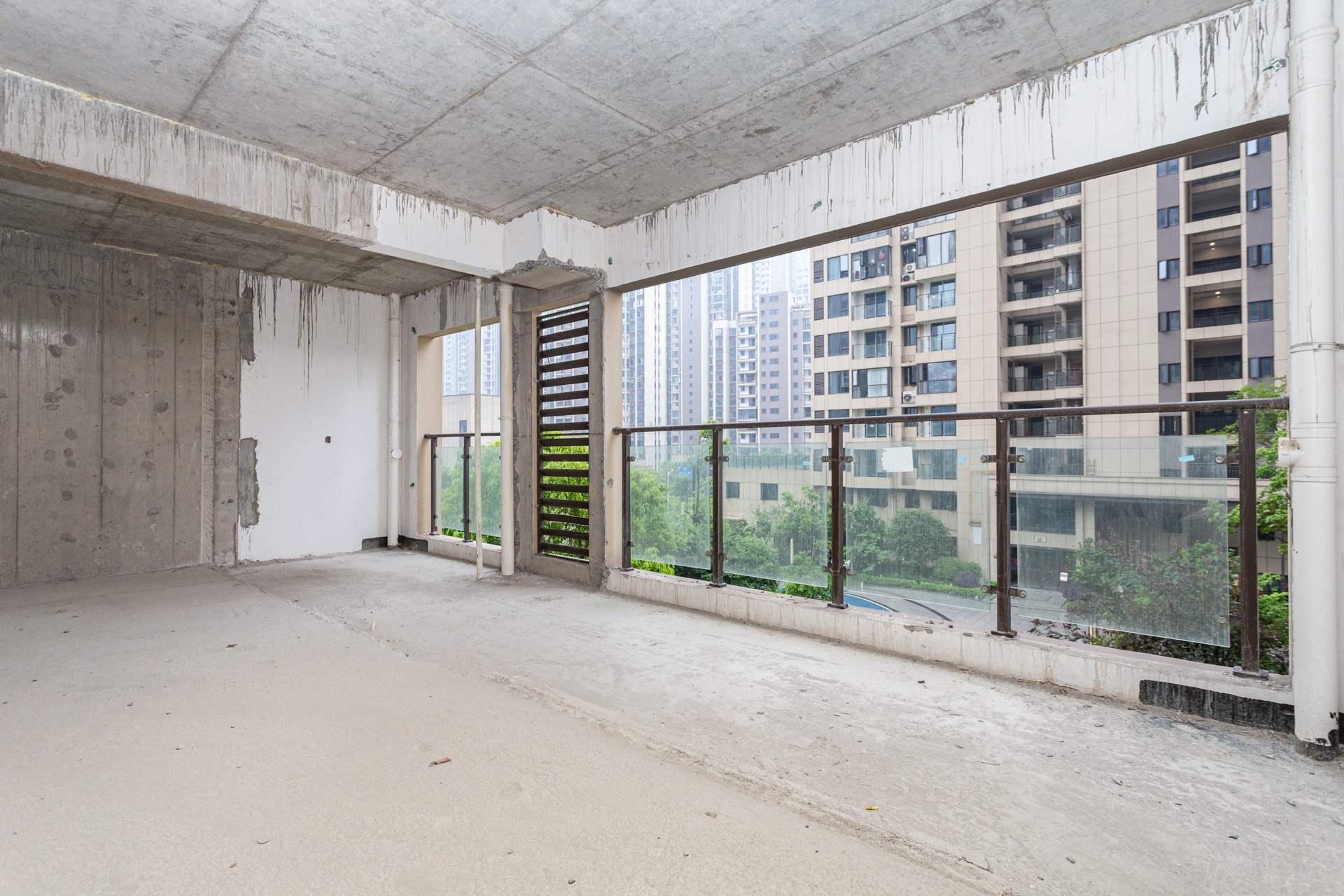 润和湘江天地C区  4室2厅2卫    165.0万 润和湘江天地C区  4室2厅2卫    165.0万阳台