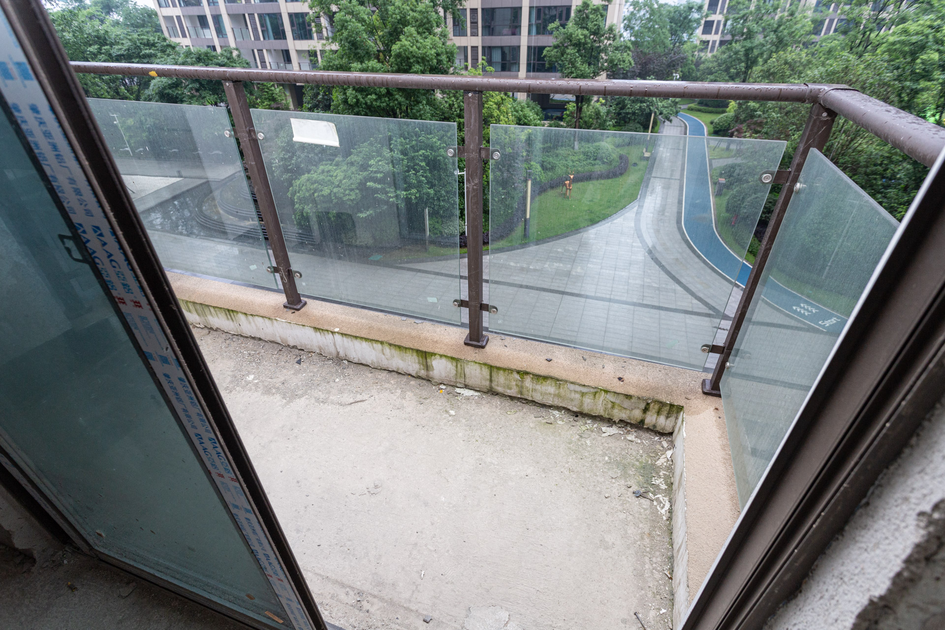 润和湘江天地C区  4室2厅2卫    165.0万 润和湘江天地C区  4室2厅2卫    165.0万阳台