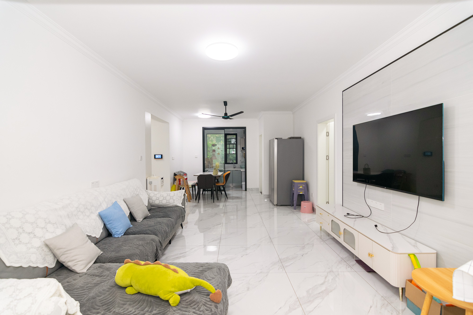 美的翰城 3室2厅2卫 95.0万 美的翰城 3室2厅2卫 95.0万客厅