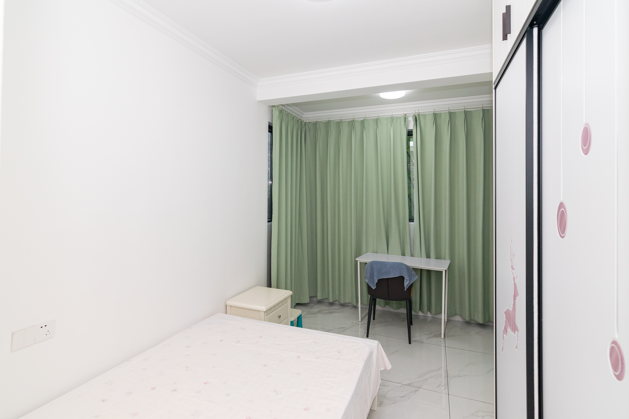 美的翰城 3室2厅2卫 95.0万 美的翰城 3室2厅2卫 95.0万卧室