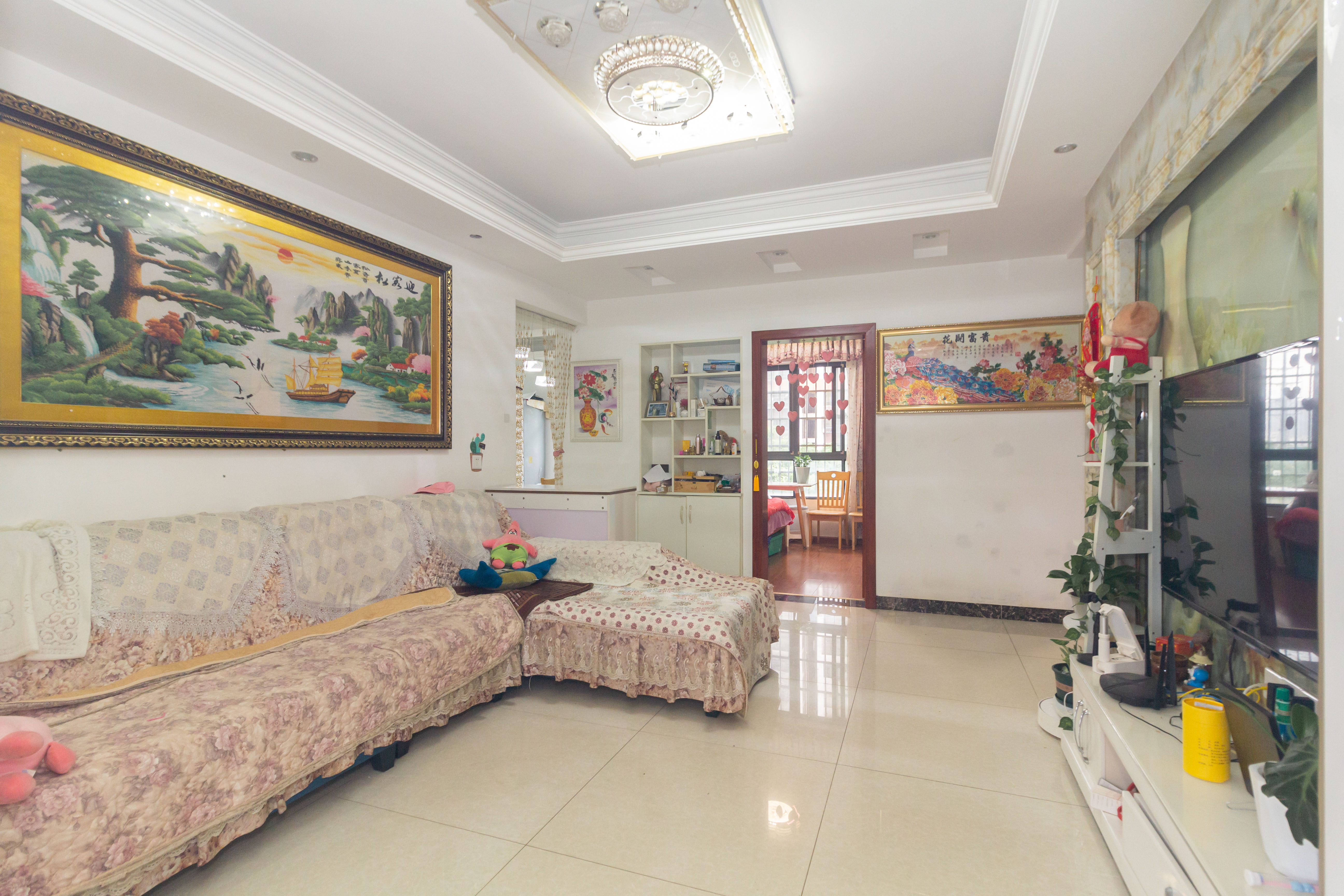 中国铁建国际城二期  3室2厅1卫    65.8万客厅