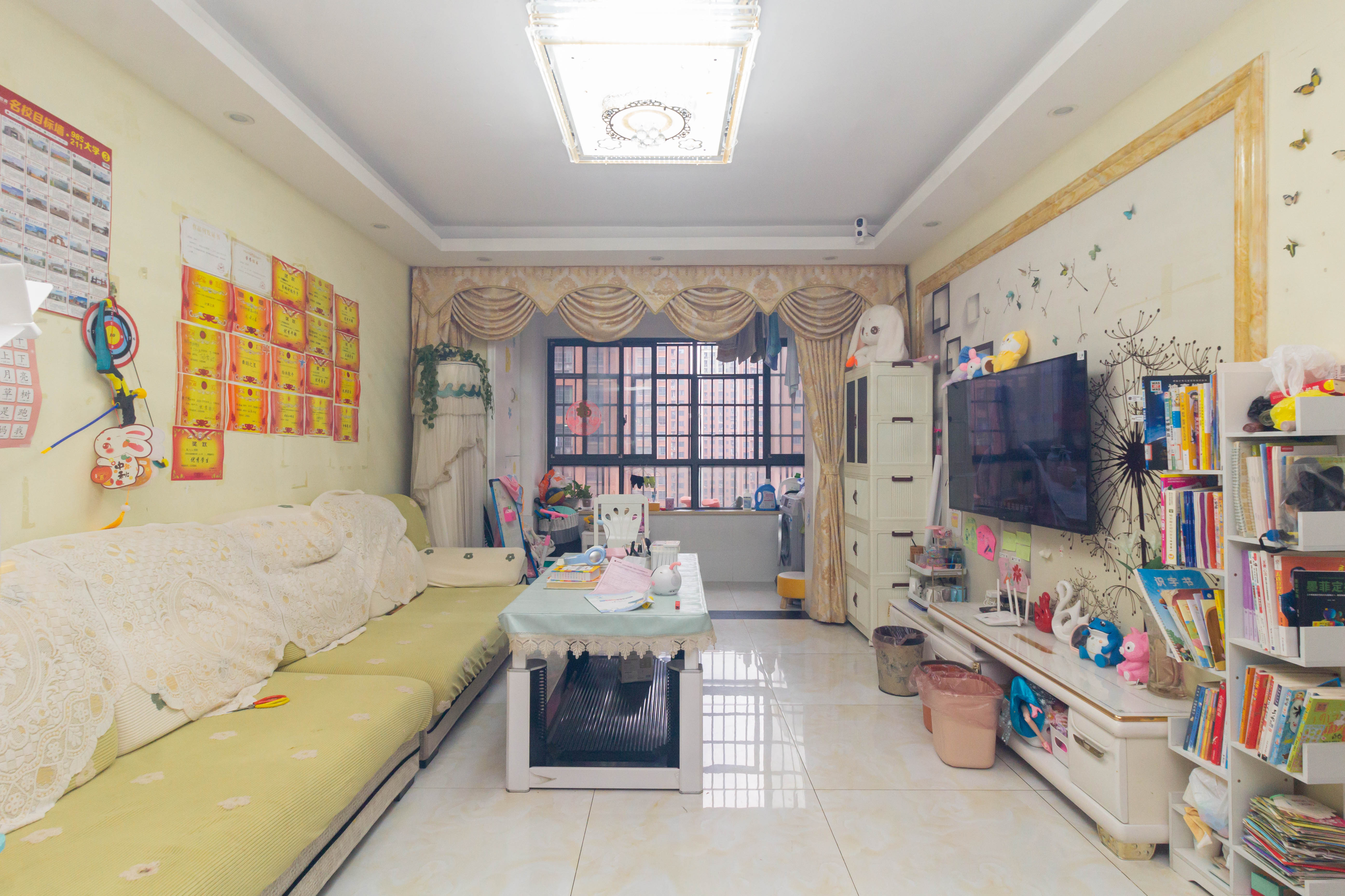 辉宏橄榄城  3室2厅1卫    55.8万 辉宏橄榄城  3室2厅1卫    55.8万客厅