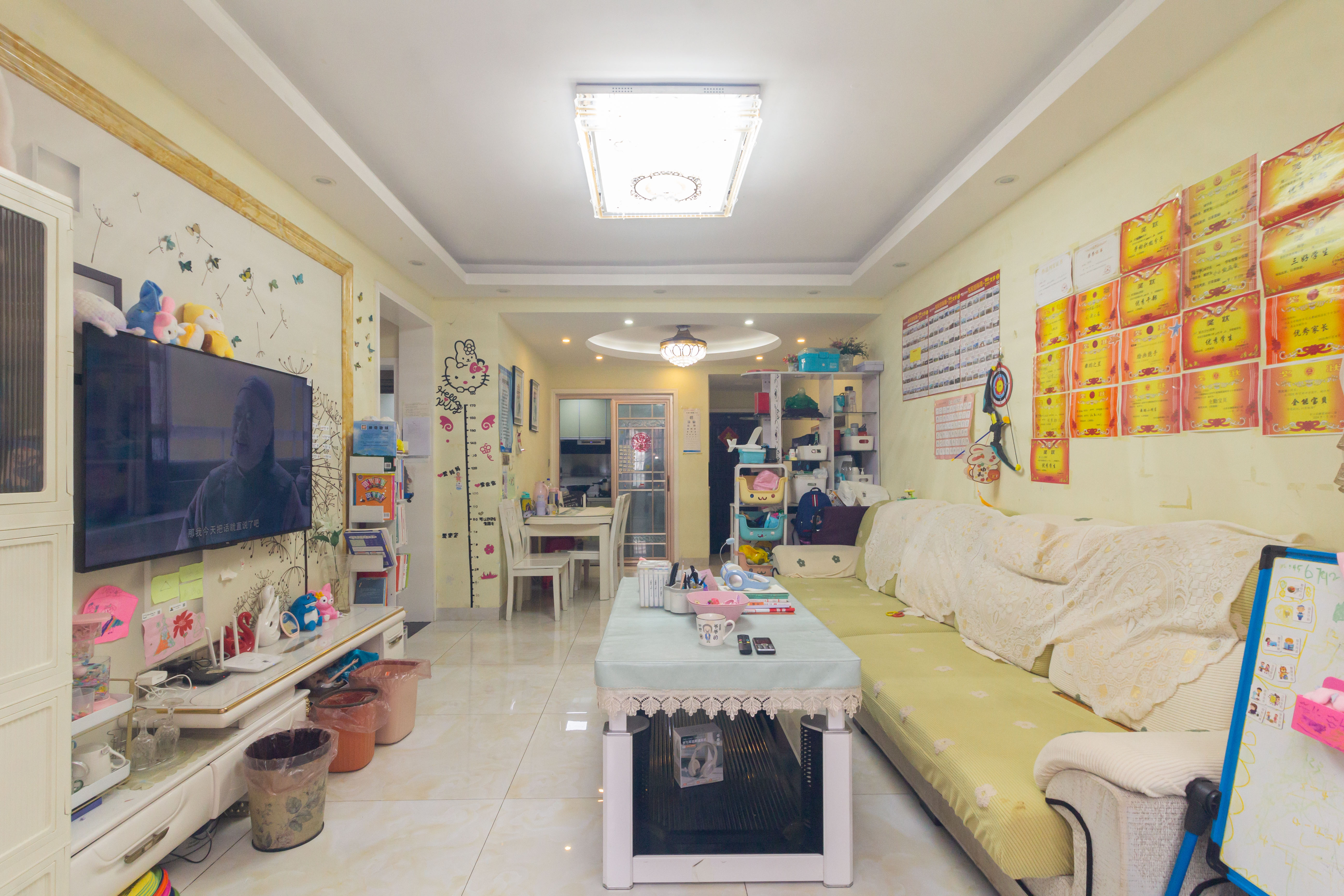 辉宏橄榄城  3室2厅1卫    55.8万 辉宏橄榄城  3室2厅1卫    55.8万客厅