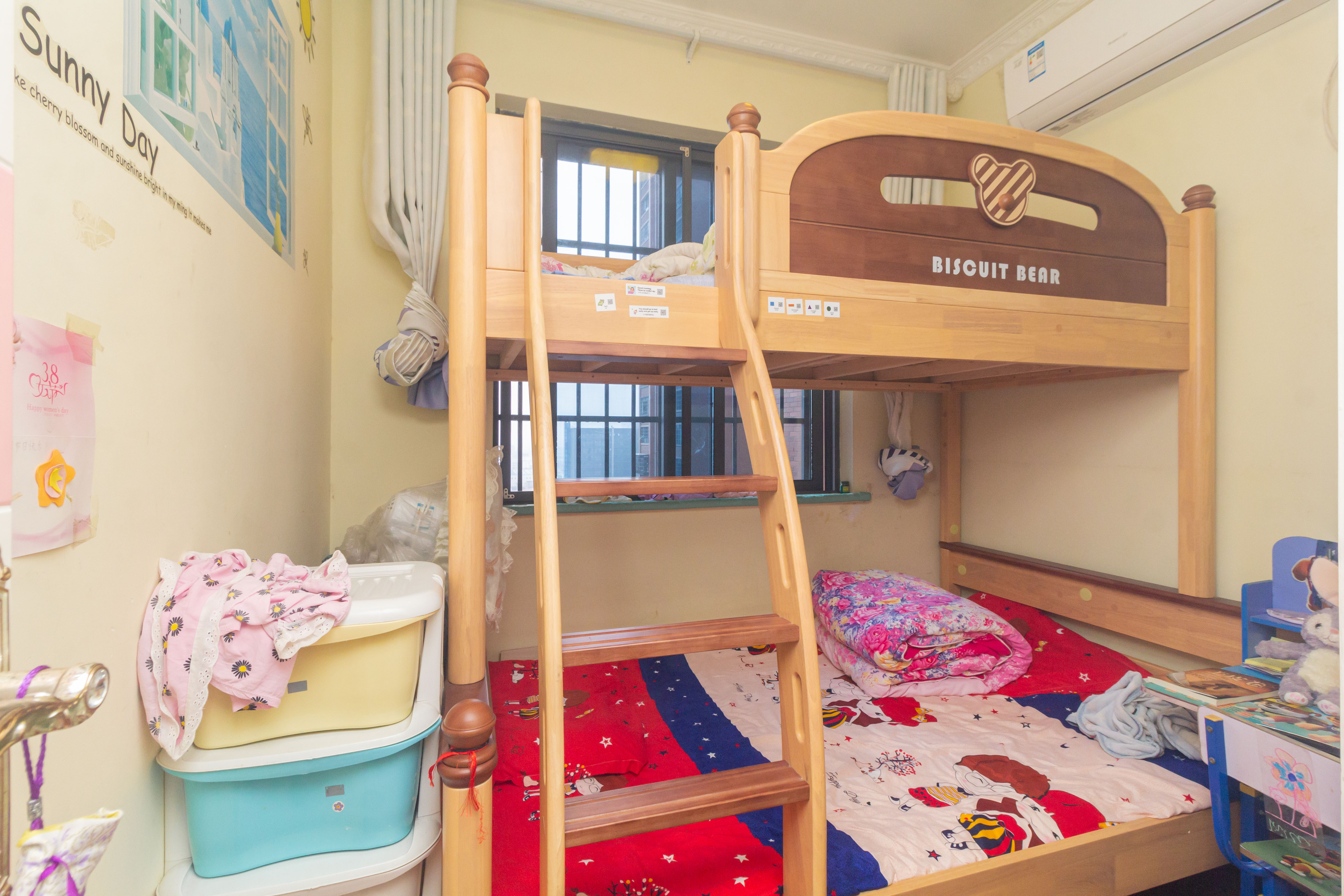 辉宏橄榄城  3室2厅1卫    55.8万 辉宏橄榄城  3室2厅1卫    55.8万卧室