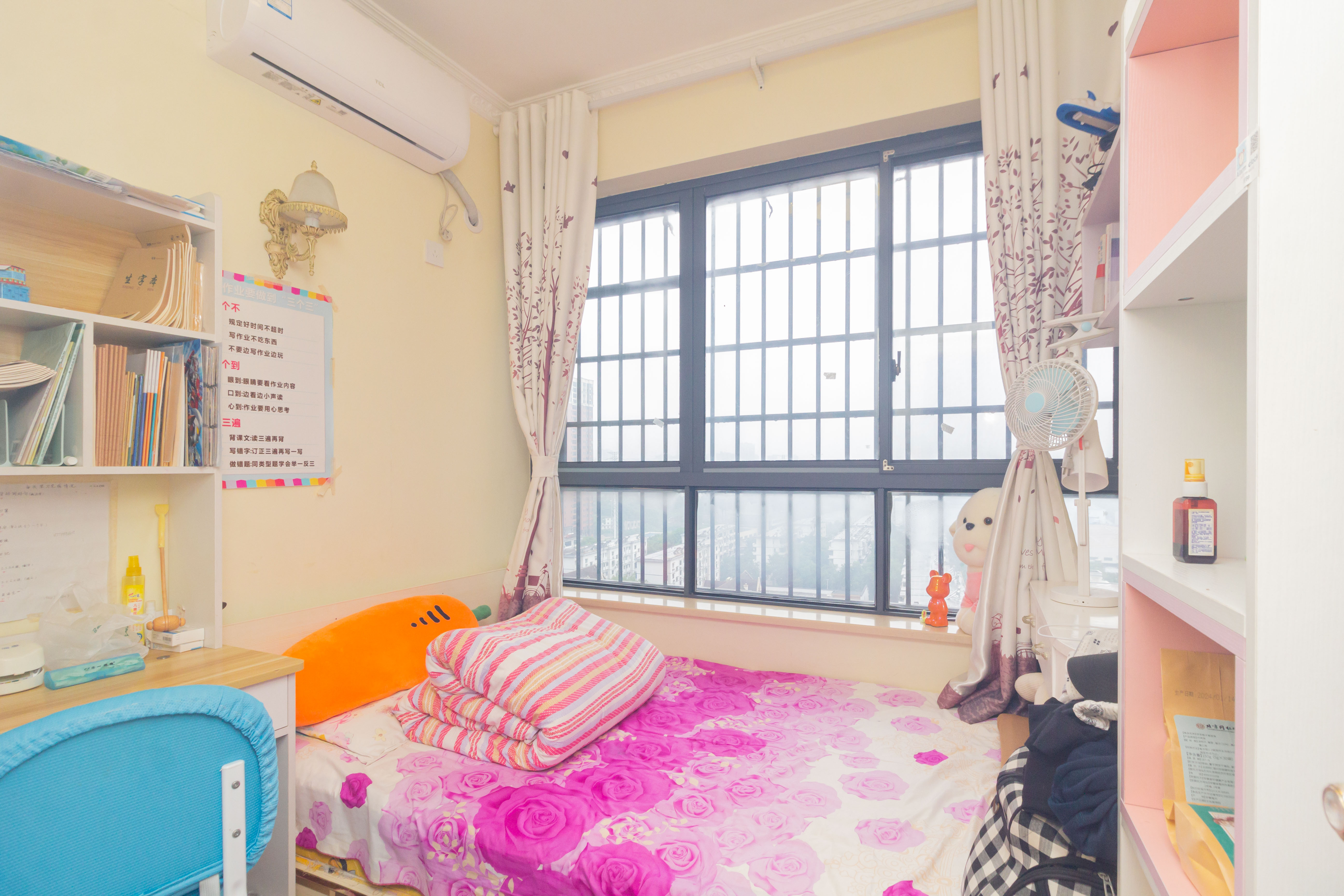 辉宏橄榄城  3室2厅1卫    55.8万 辉宏橄榄城  3室2厅1卫    55.8万卧室