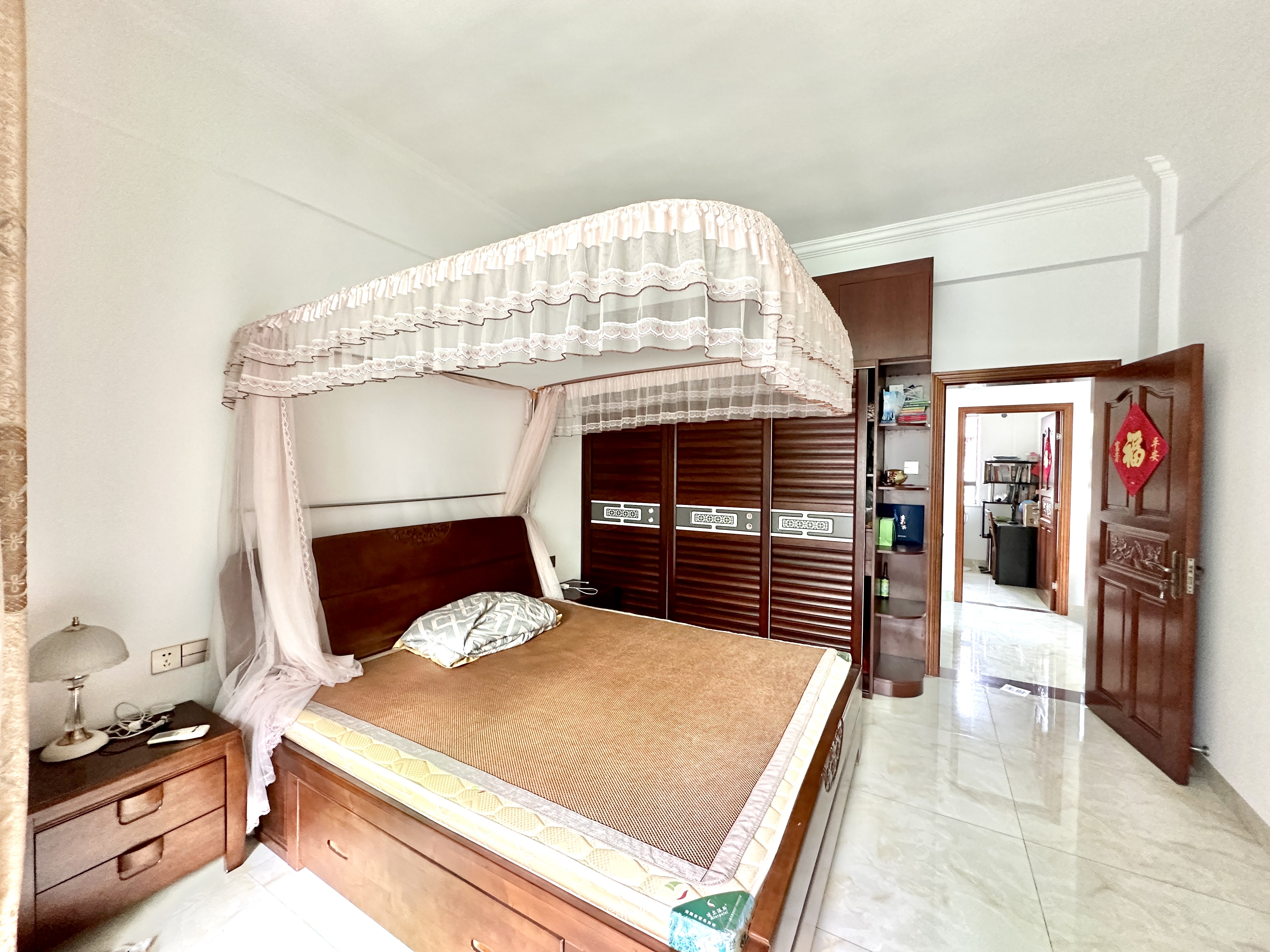 美银大厦 4室2厅2卫 235.0万 美银大厦 4室2厅2卫 235.0万卧室