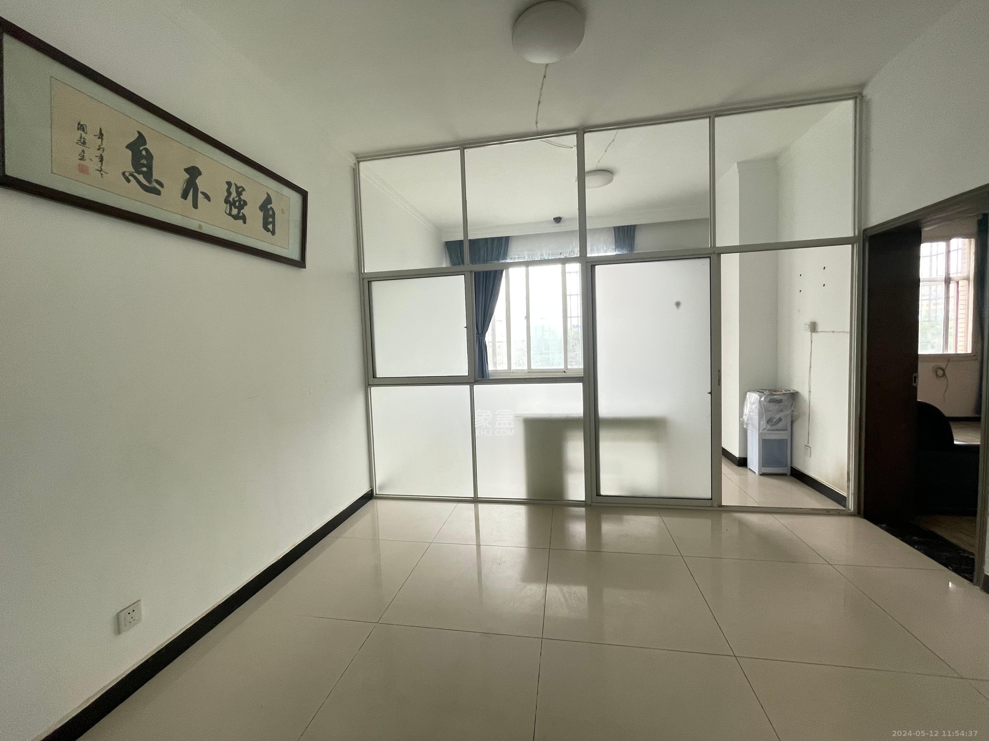 泰时三湘金地  2室1厅1卫   1400.00元/月室内图1