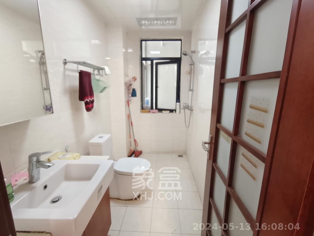 阳光100三期  3室2厅2卫   3200.00元/月室内图