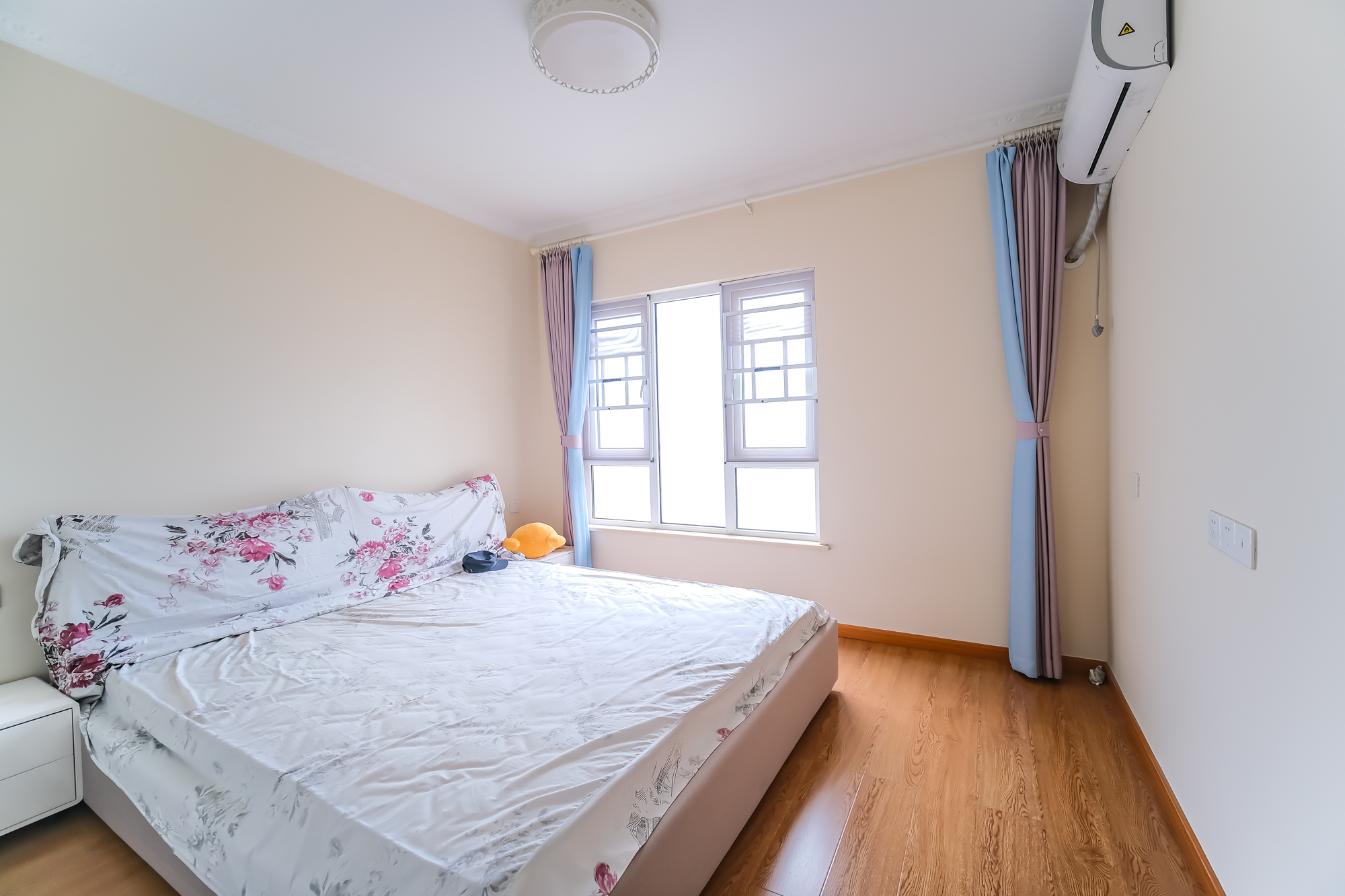 荣盛花语城  3室2厅1卫    80.0万 荣盛花语城  3室2厅1卫    80.0万卧室