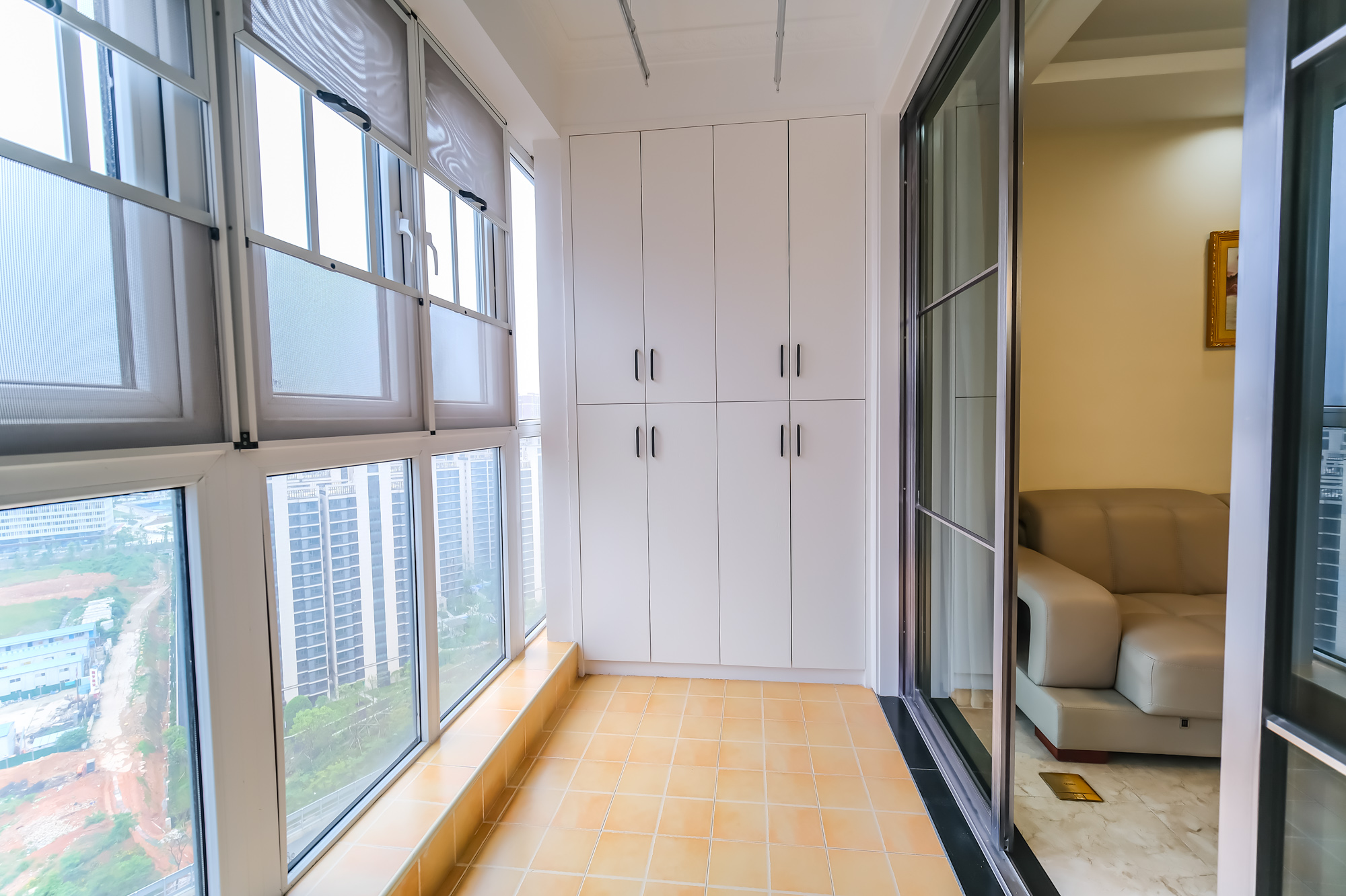 荣盛花语城  3室2厅1卫    80.0万 荣盛花语城  3室2厅1卫    80.0万阳台