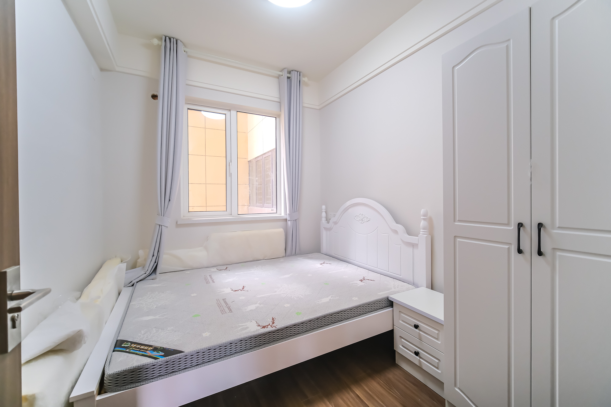 保利香槟国际 4室2厅1卫 104.0万 保利香槟国际 4室2厅1卫 104.0万卧室