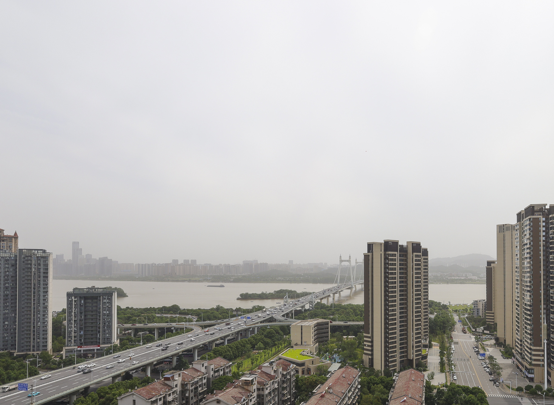 山语城三期  3室2厅2卫    65.0万其他