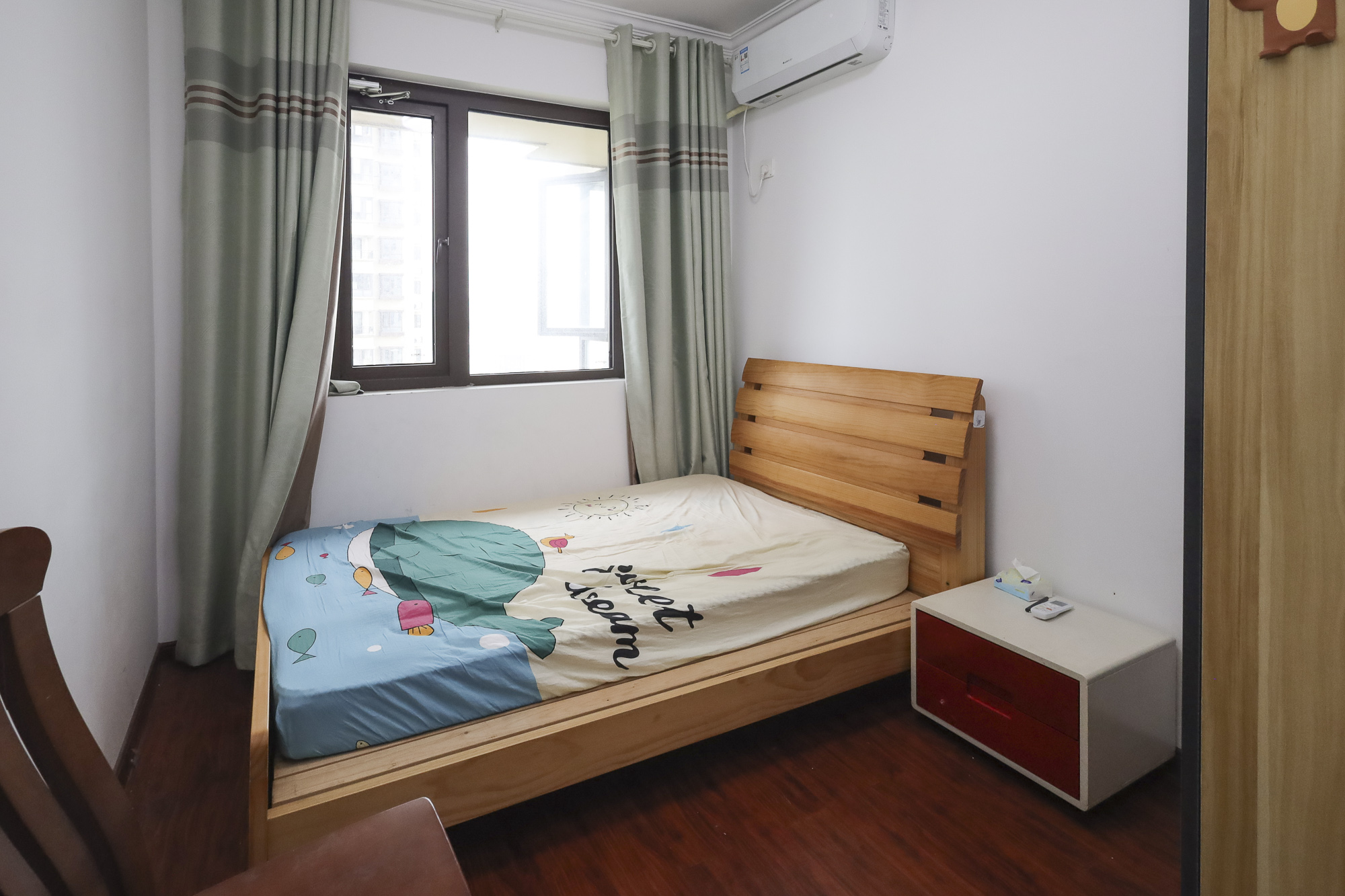 山语城三期  3室2厅2卫    65.0万卧室