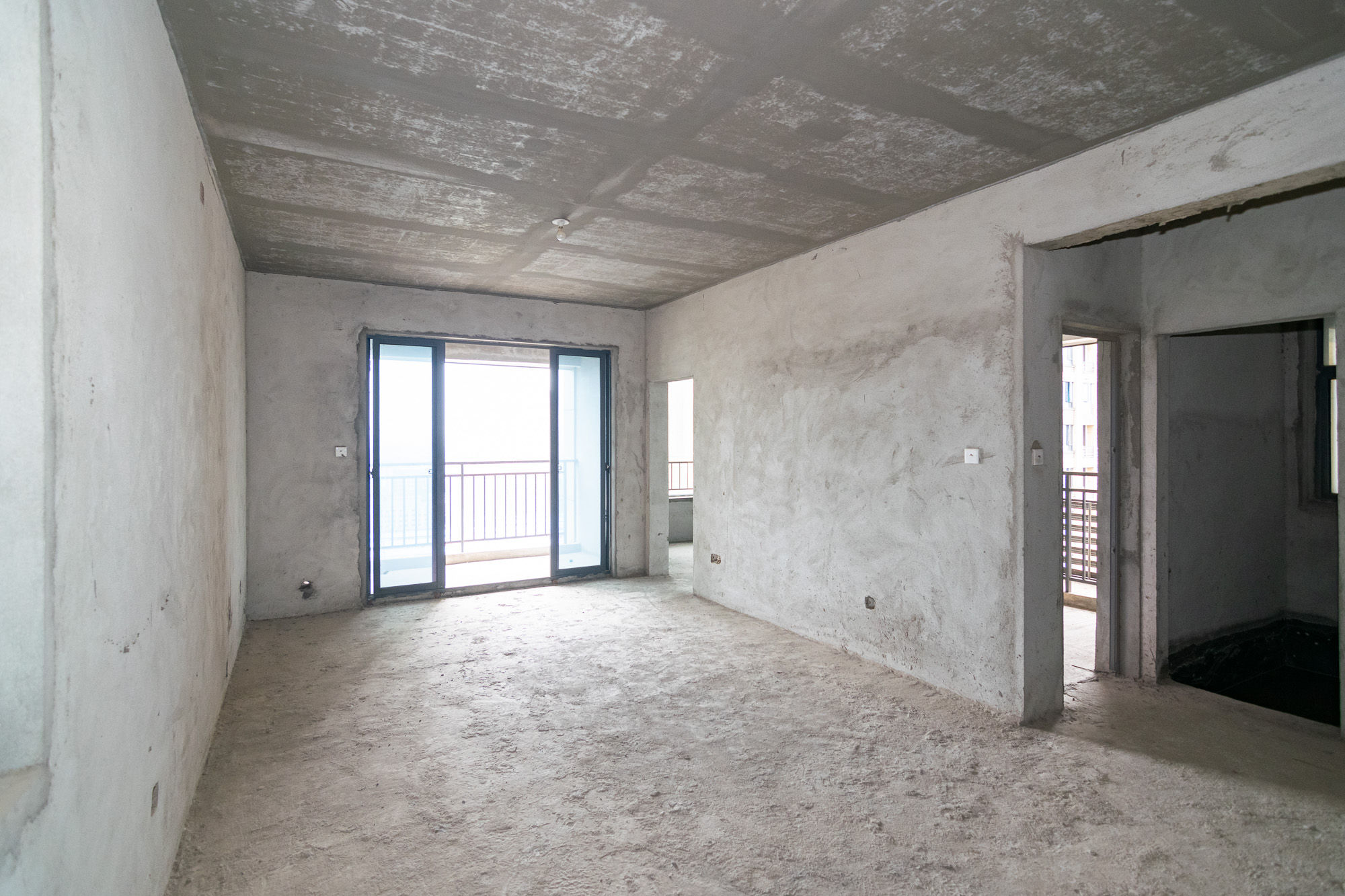 联诚现代城  3室2厅1卫    52.0万 联诚现代城  3室2厅1卫    52.0万客厅