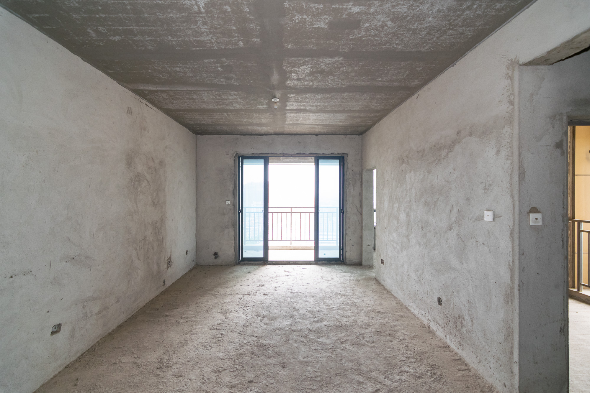 联诚现代城  3室2厅1卫    52.0万 联诚现代城  3室2厅1卫    52.0万客厅