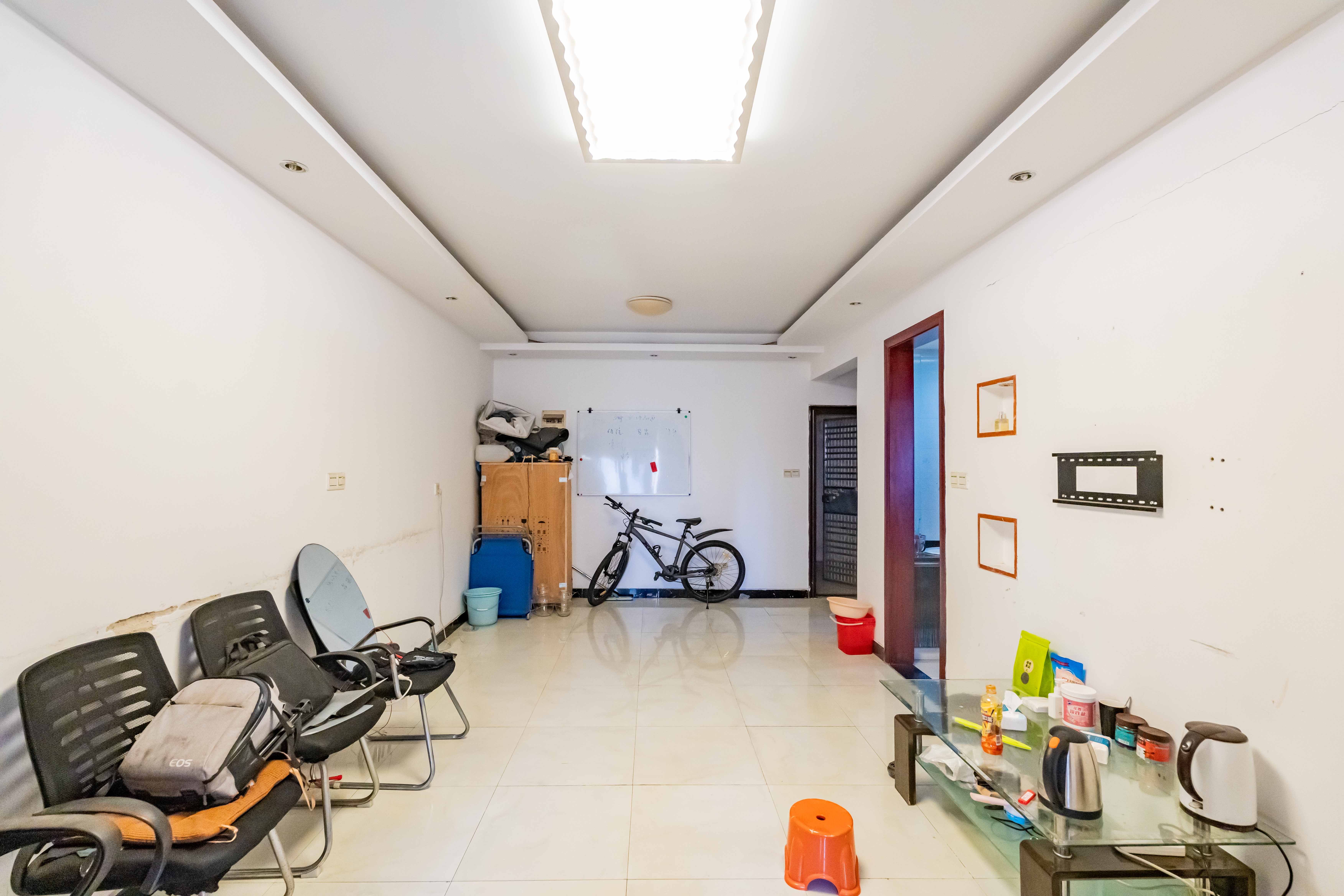 建鸿达现代公寓  2室2厅1卫   69.00万